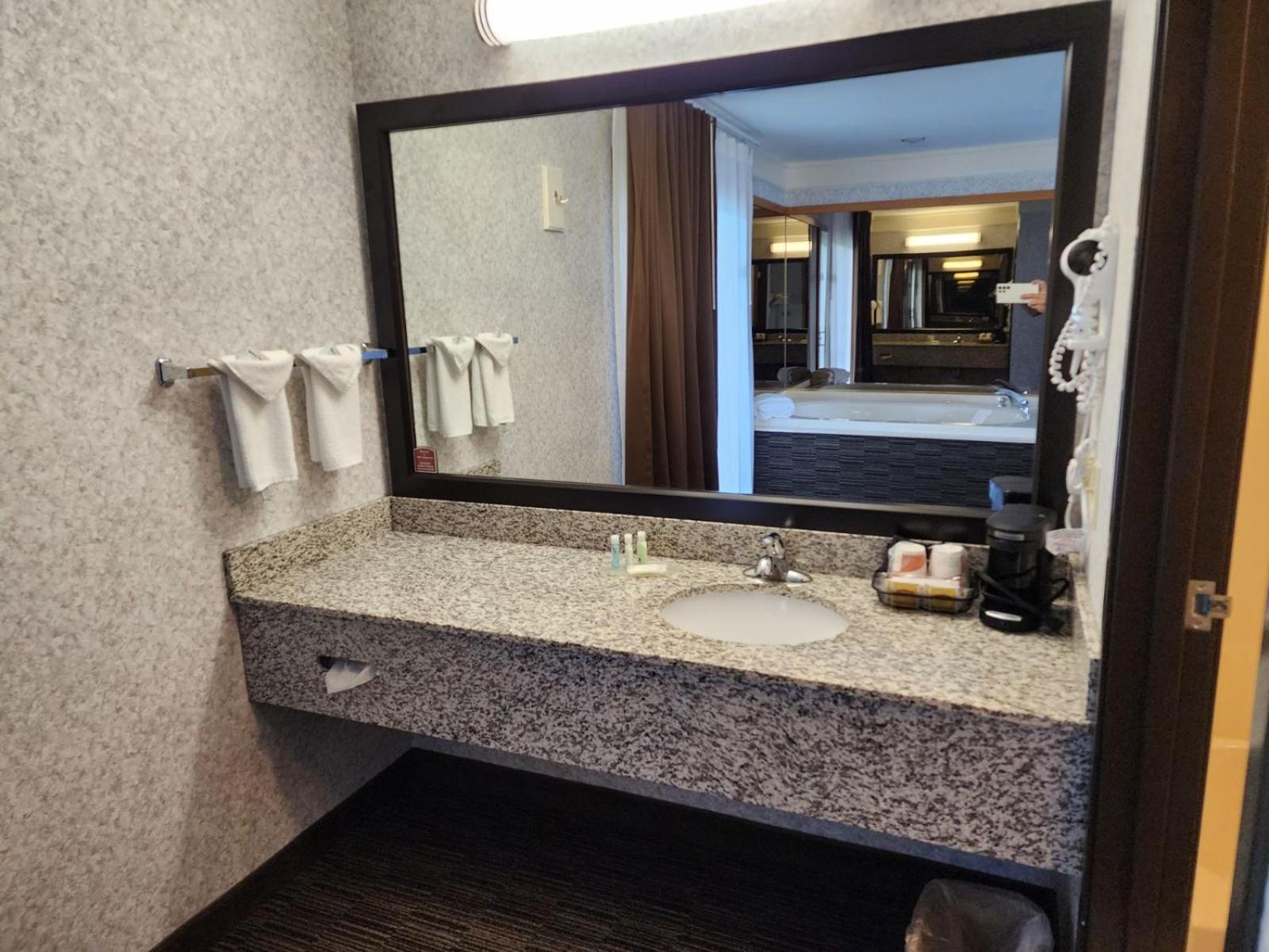 Quality Inn Lakefront photo 18