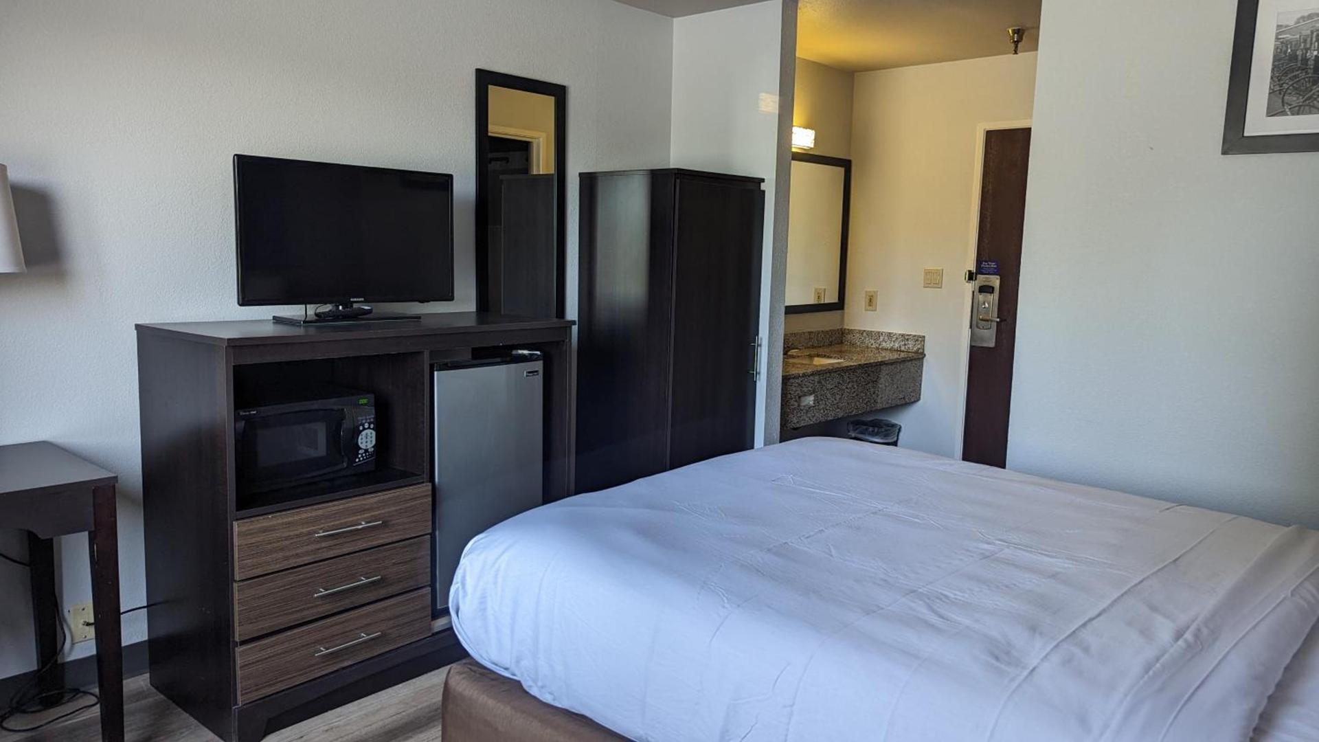 Motel 6 Lancaster photo 11