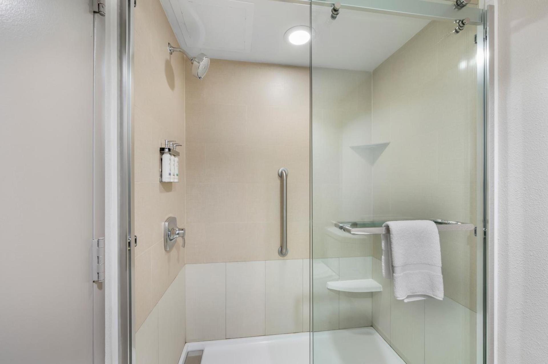 Holiday Inn Express Greencastle by IHG photo 13