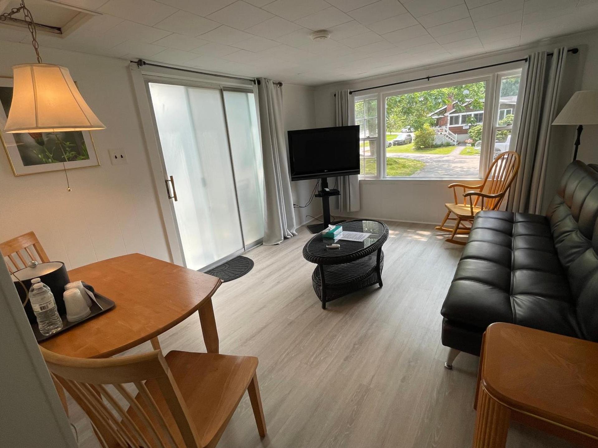 Kennebunkport Motor Lodge photo 59