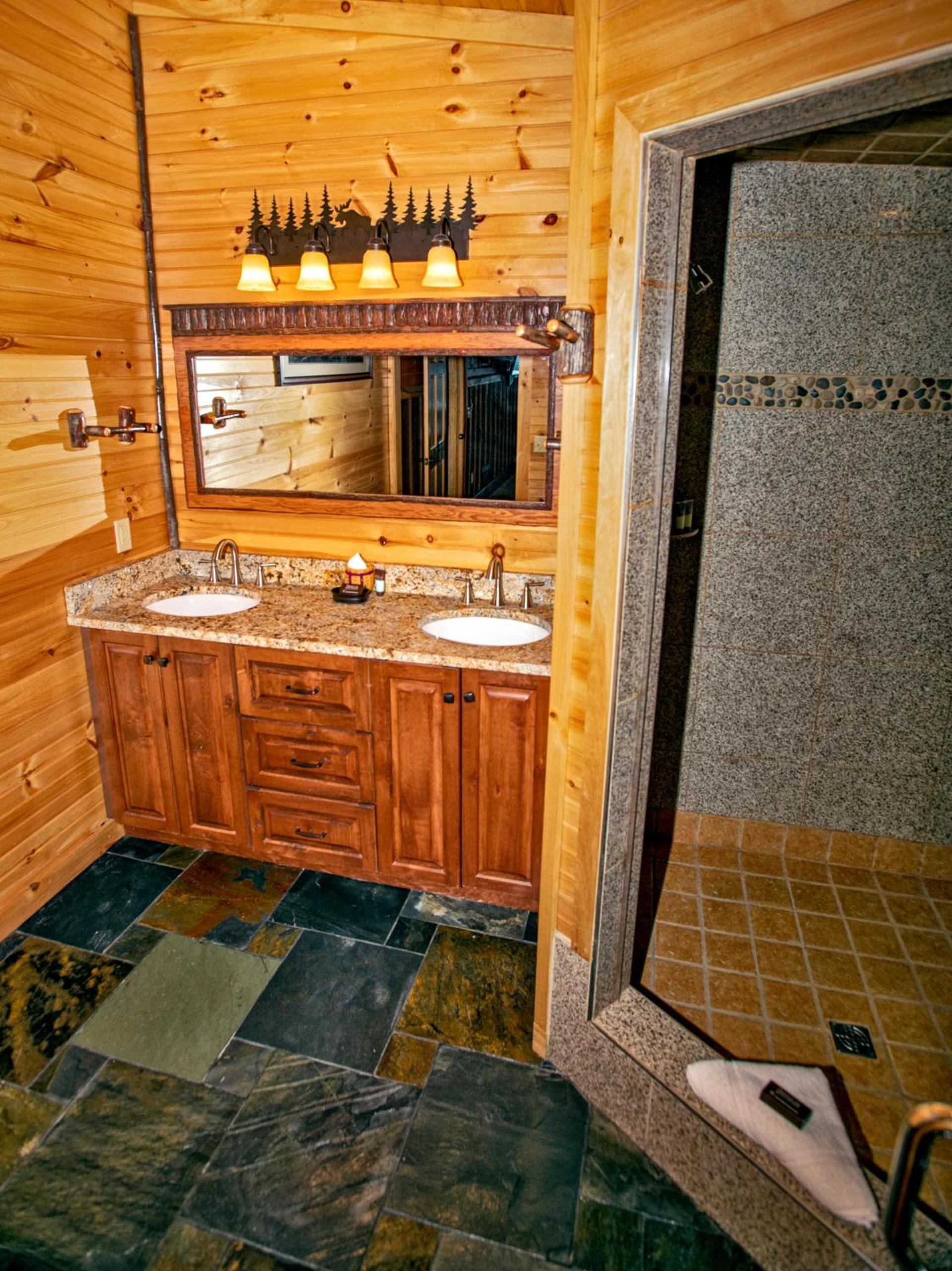 The Lodges at Cresthaven photo 18