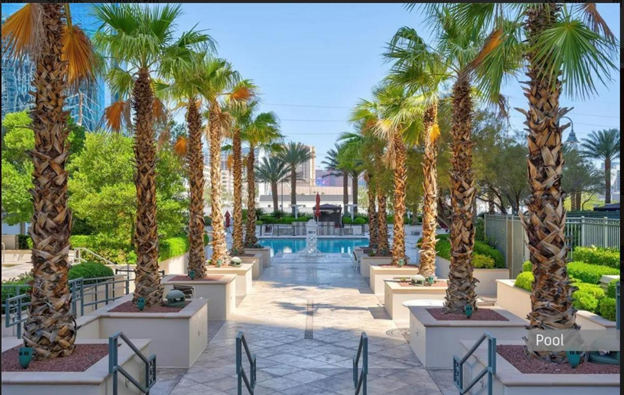 Signature MGM Suite with Strip and Sphere View photo 18