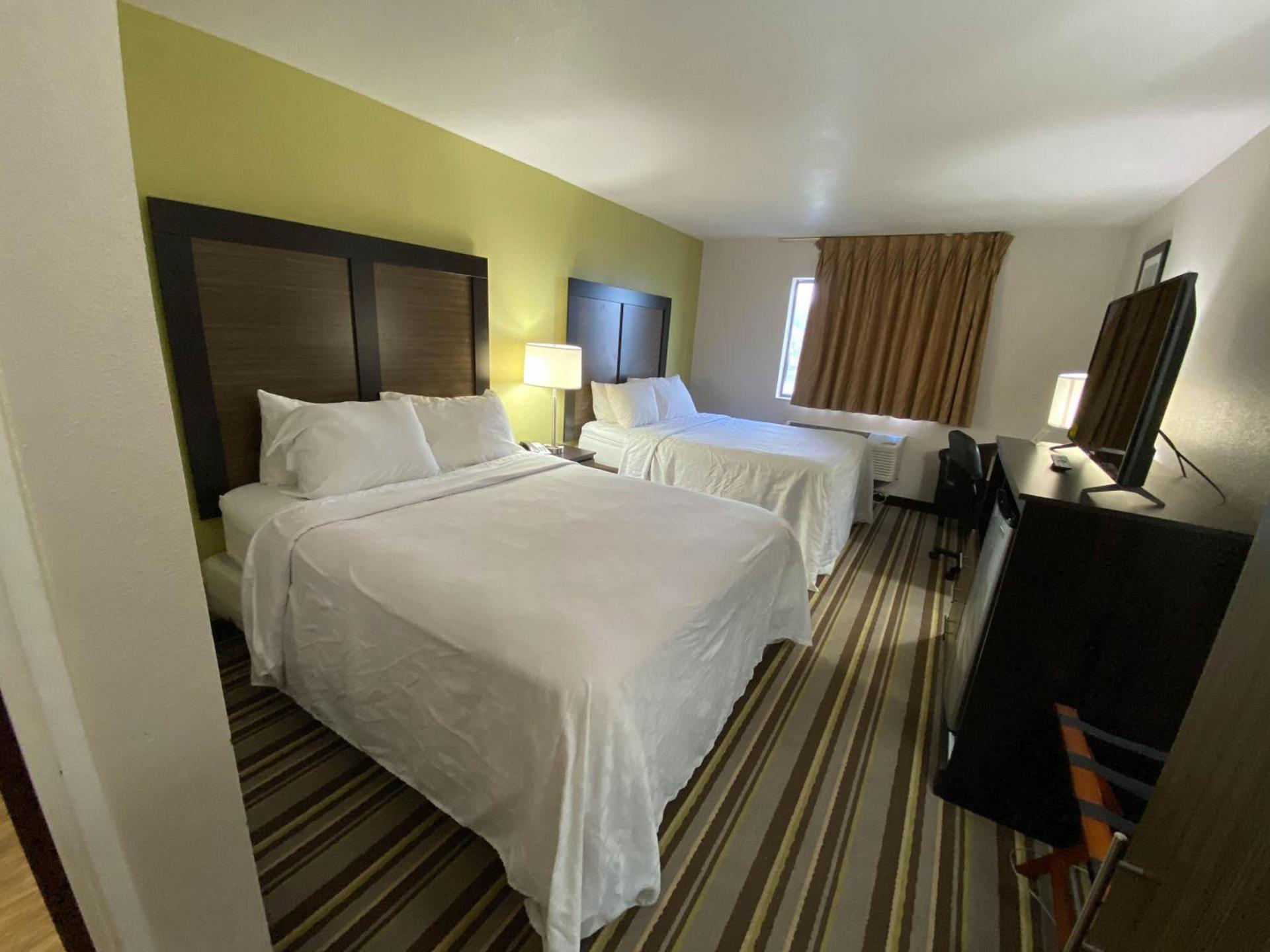 Motel 6 Lancaster photo 13