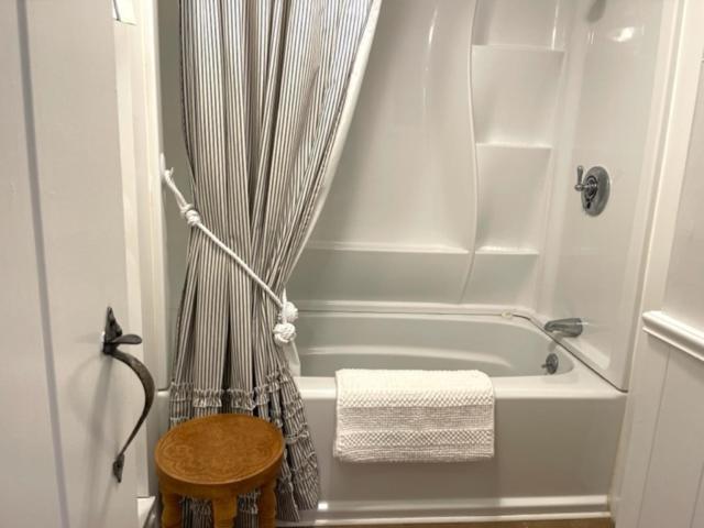 The Harbor Inn photo 44