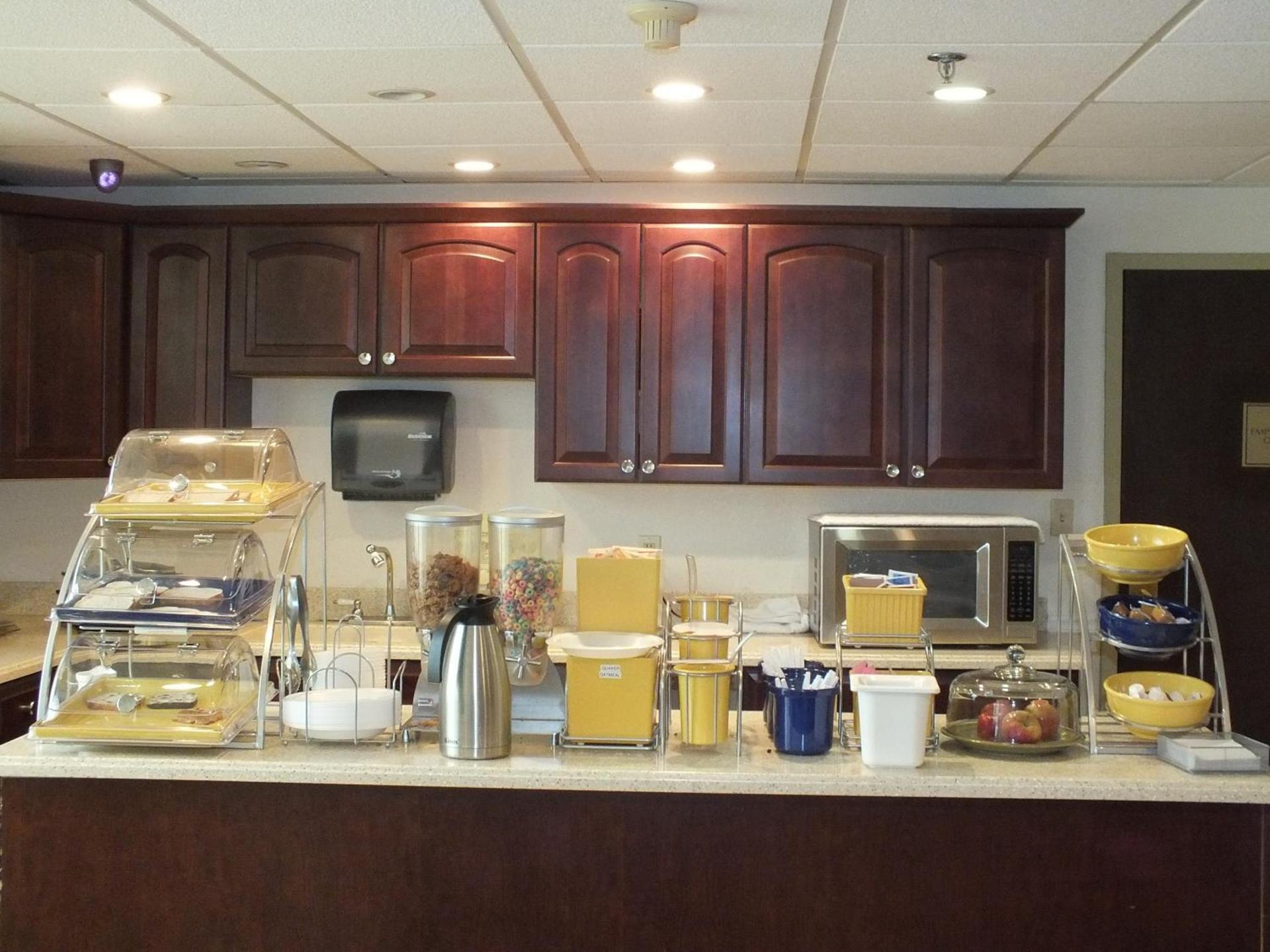 Days Inn by Wyndham Indianapolis Castleton photo 29