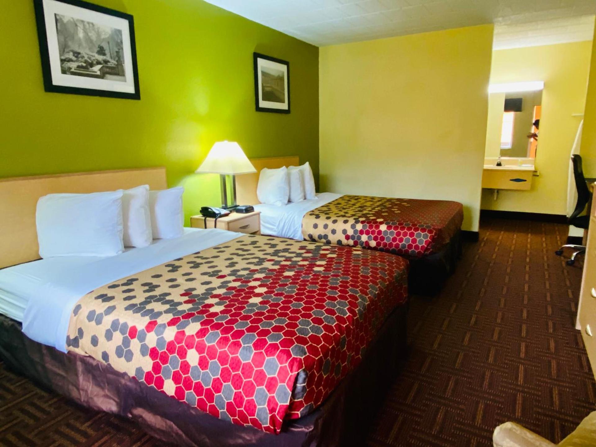 Super 8 by Wyndham Gloucester photo 15