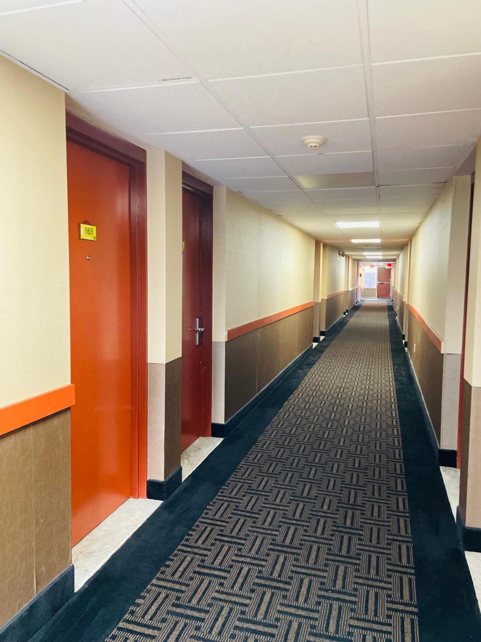 Super 8 by Wyndham Gloucester photo 21