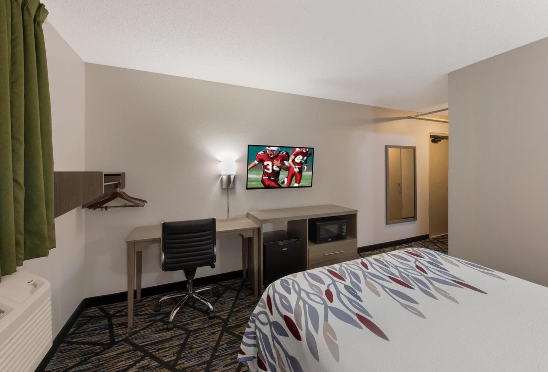 Red Roof Inn Mansfield photo 29