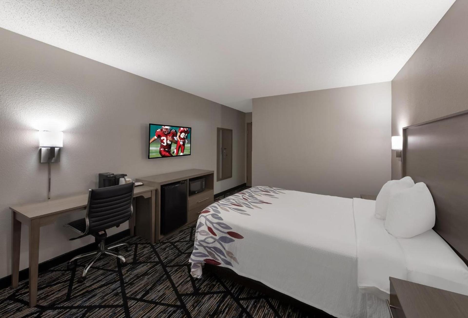 Red Roof Inn Mansfield photo 23