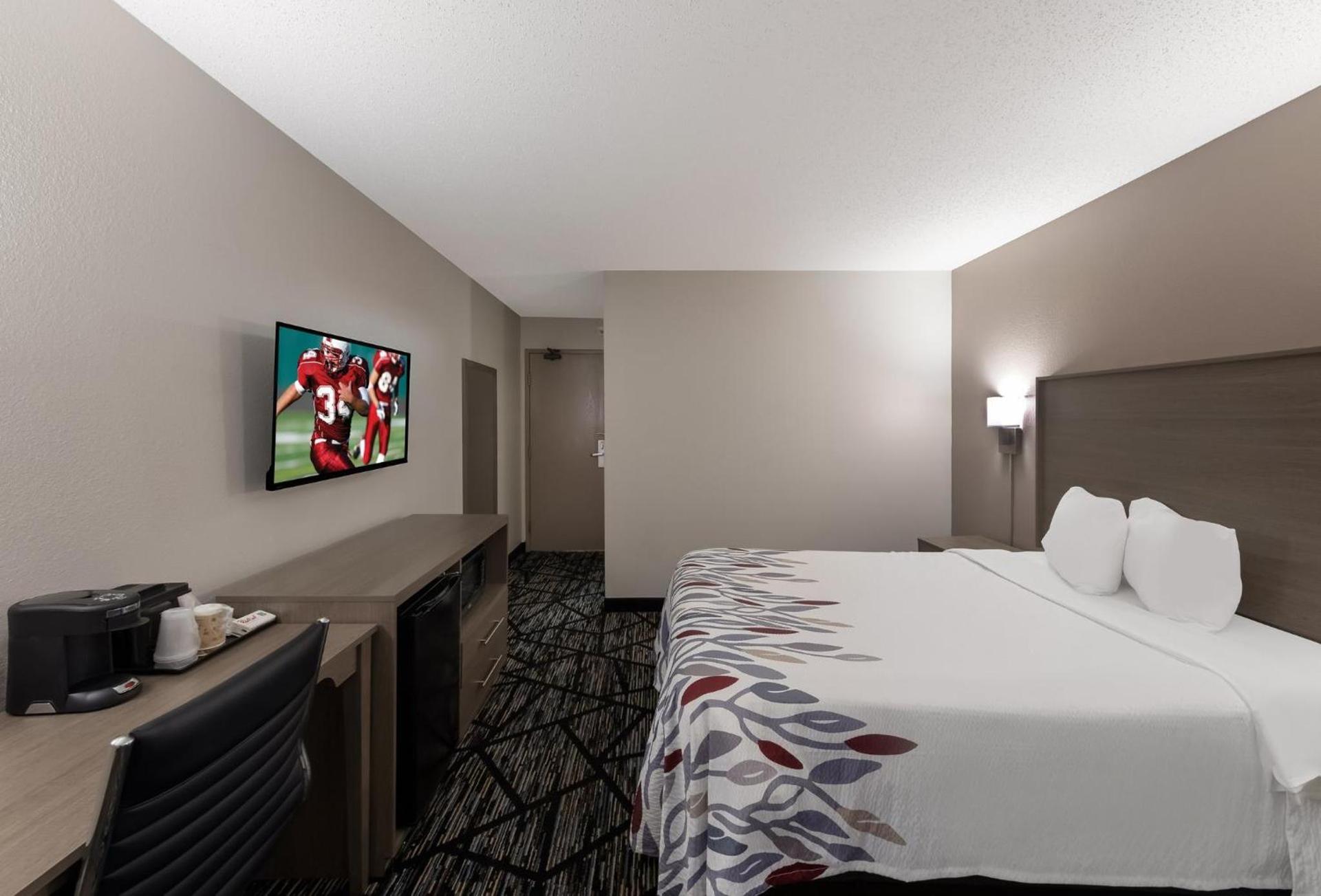 Red Roof Inn Mansfield photo 25