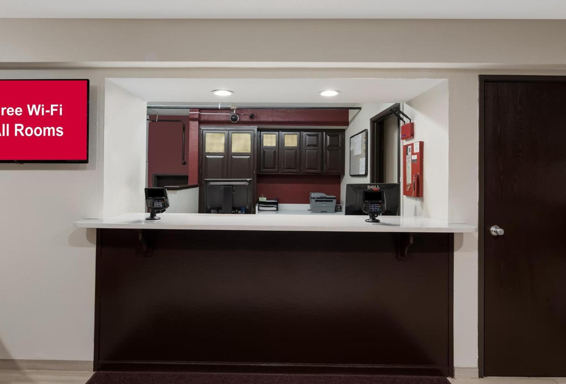 Red Roof Inn Mansfield photo 6