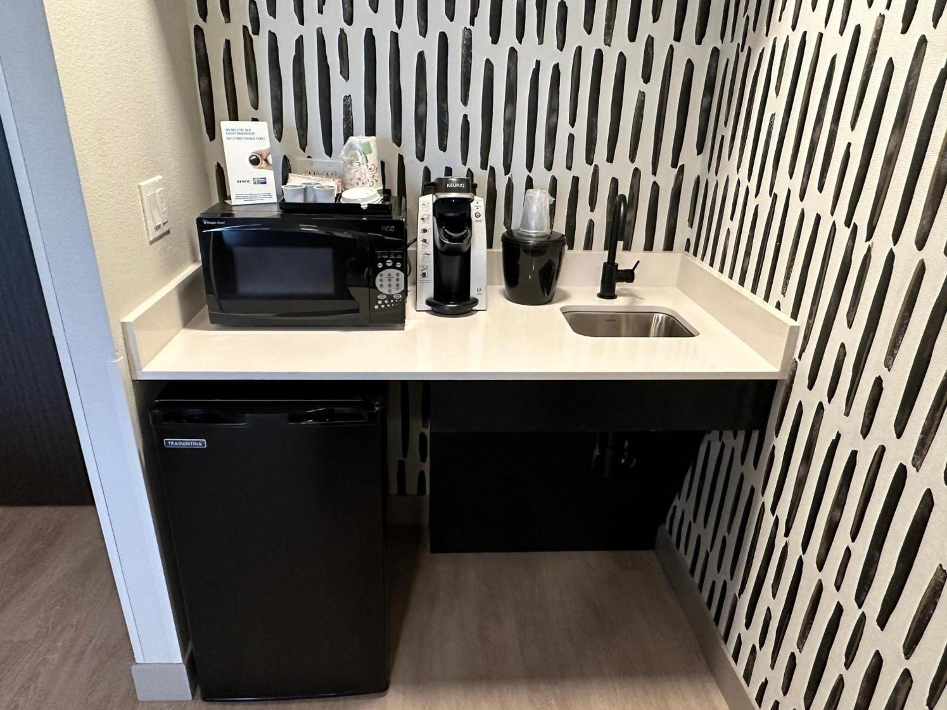 Atwell Suites Austin Airport by IHG photo 37