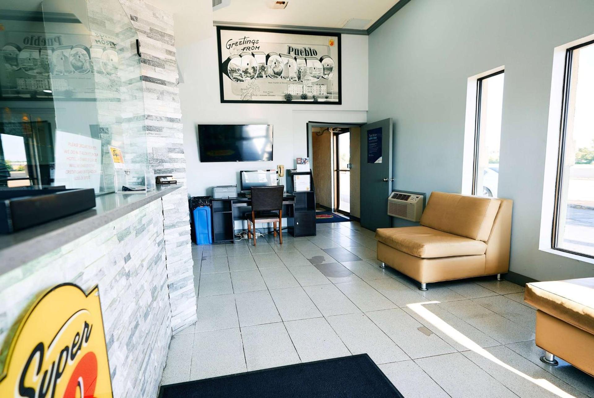 Super 8 by Wyndham Pueblo photo 4