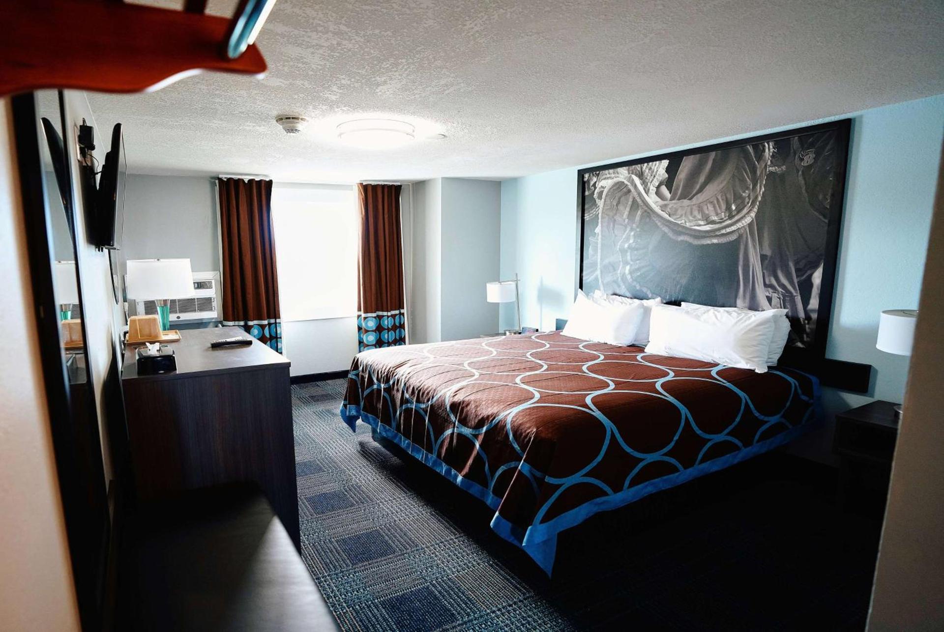 Super 8 by Wyndham Pueblo photo 20