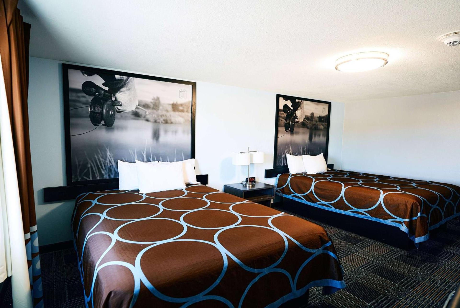 Super 8 by Wyndham Pueblo photo 31