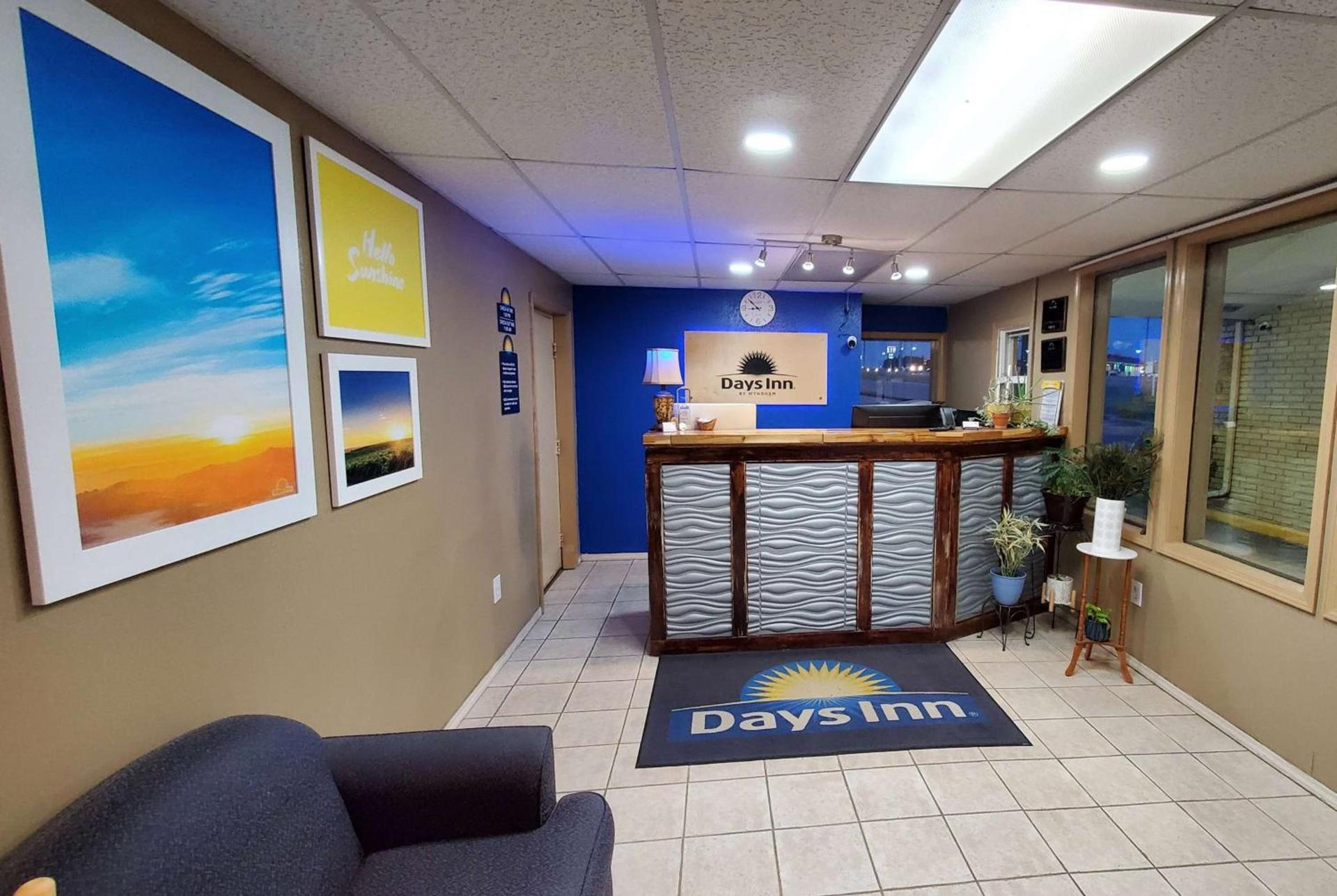 Days Inn by Wyndham Monett photo 3