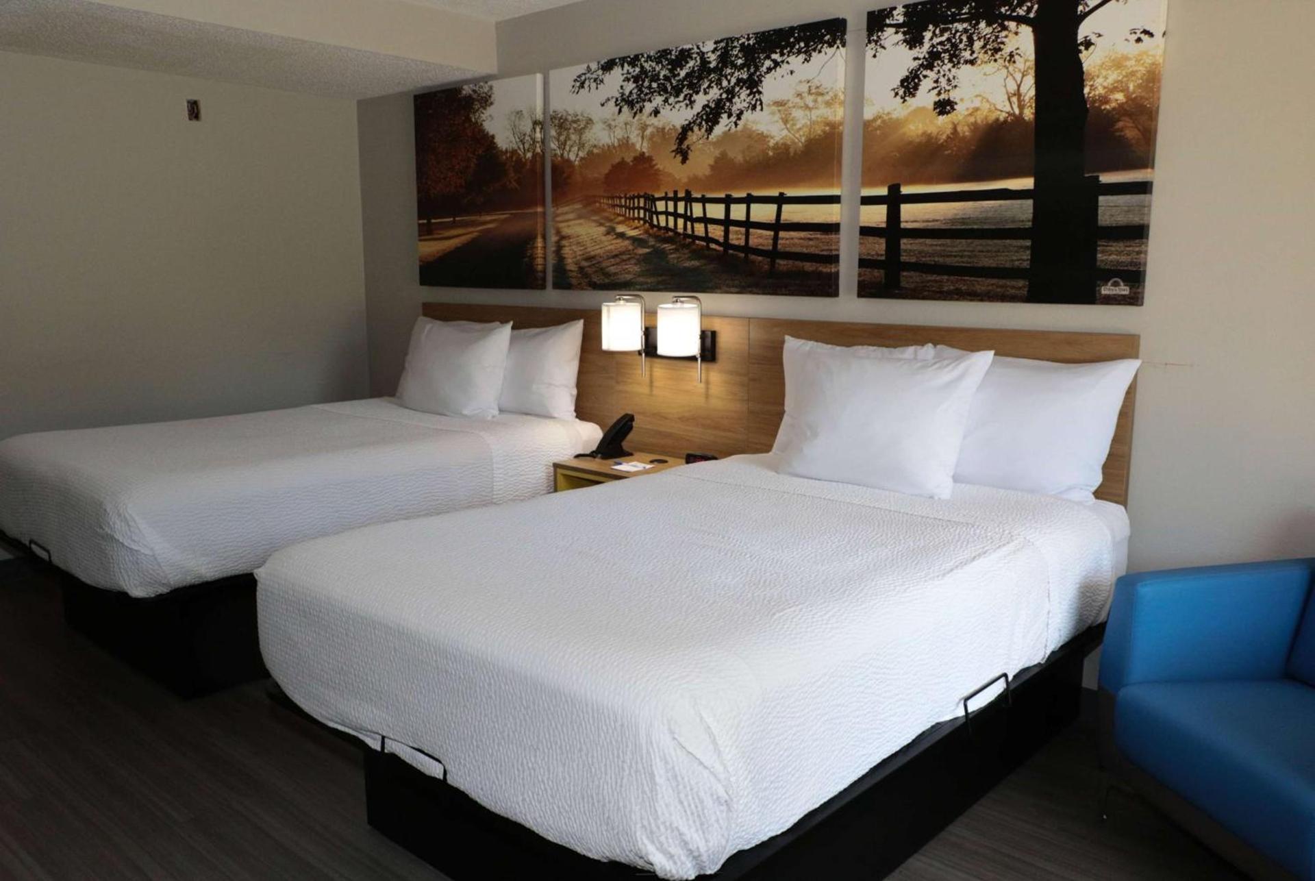 Days Inn by Wyndham Farmville photo 3