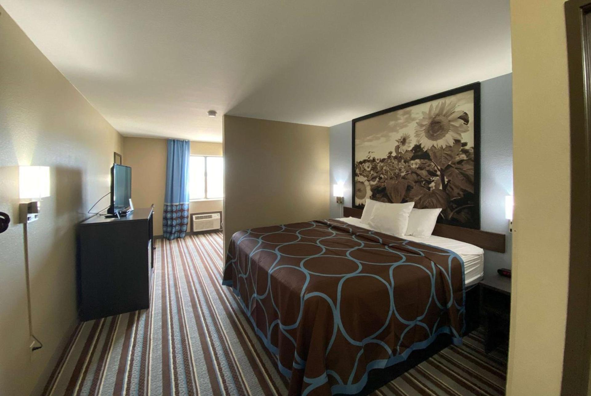 Super 8 by Wyndham Independence KS photo 9