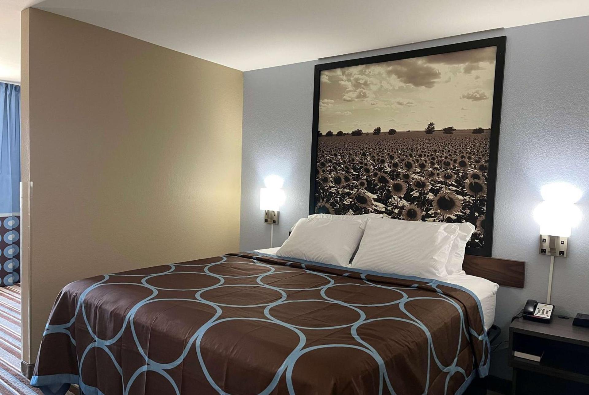 Super 8 by Wyndham Independence KS photo 10