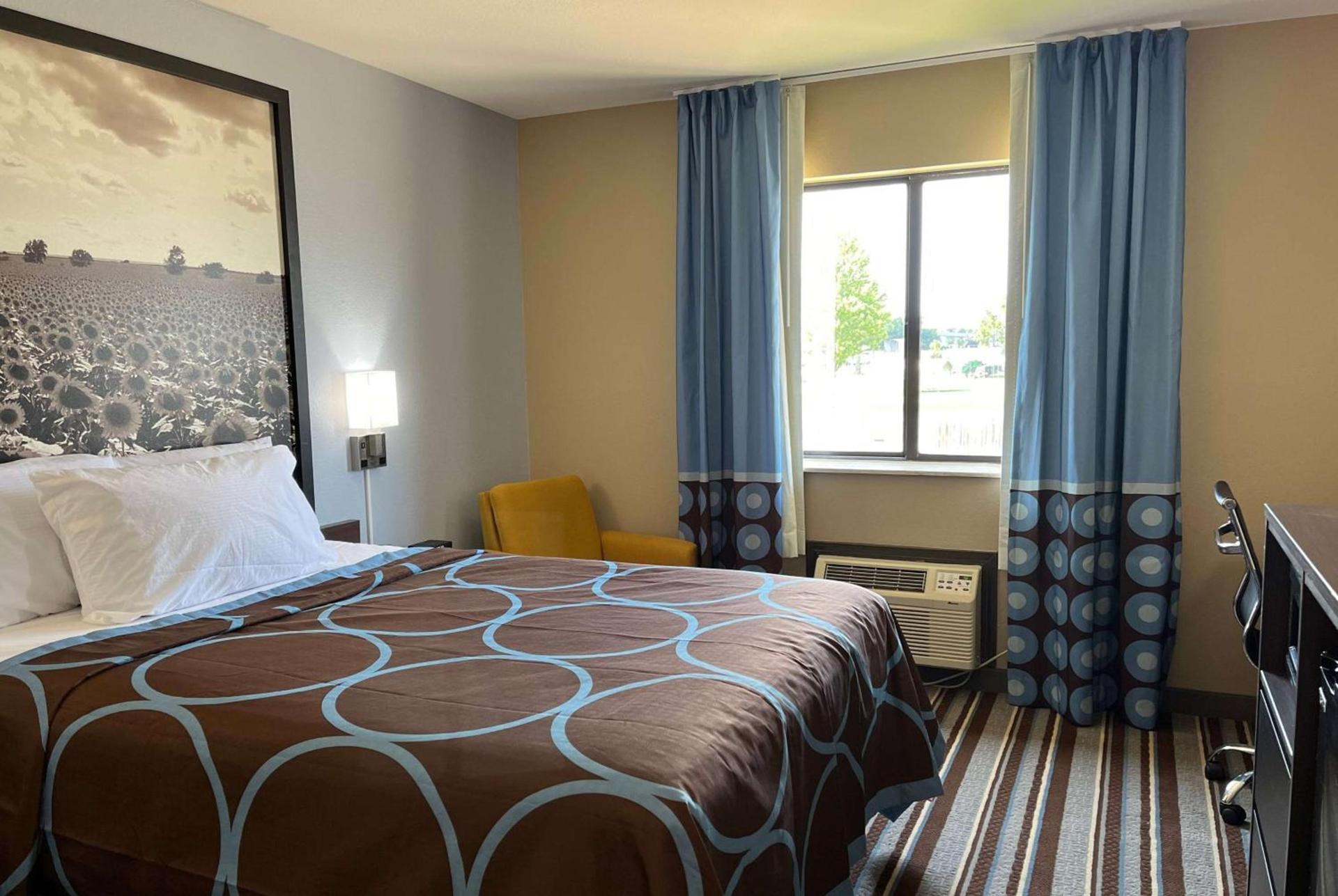 Super 8 by Wyndham Independence KS photo 11