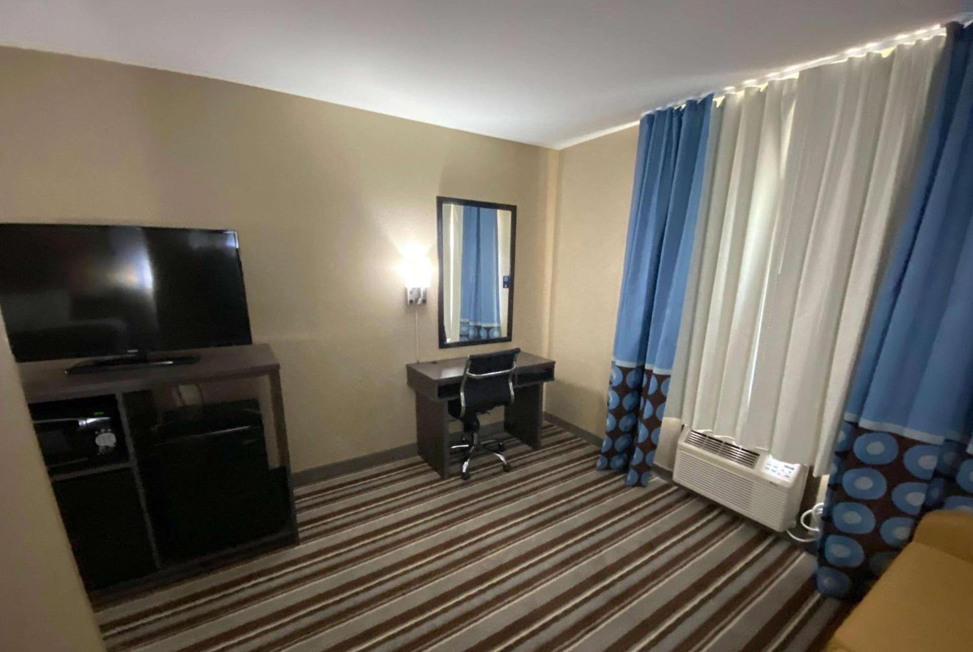 Super 8 by Wyndham Independence KS photo 14