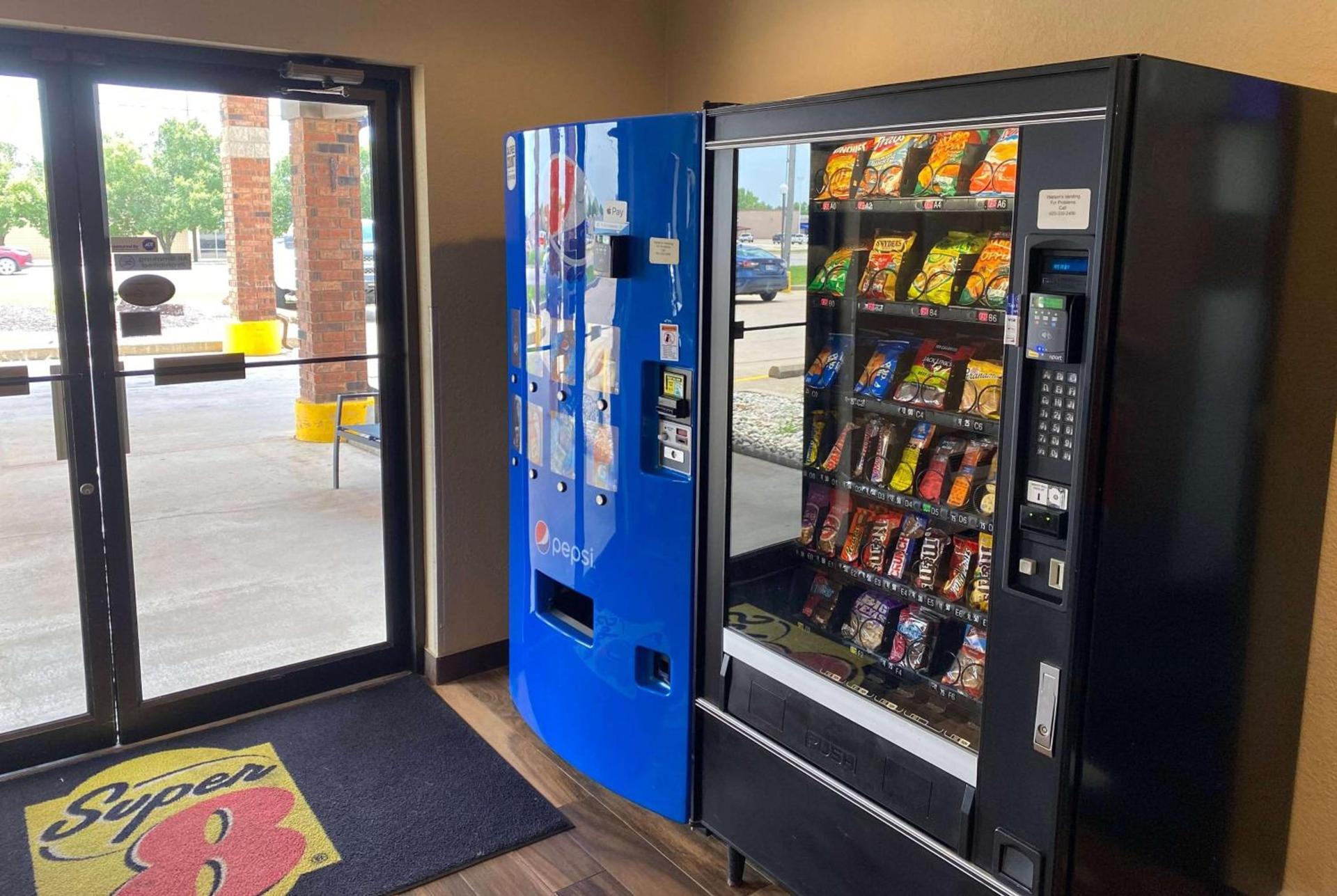 Super 8 by Wyndham Independence KS photo 20