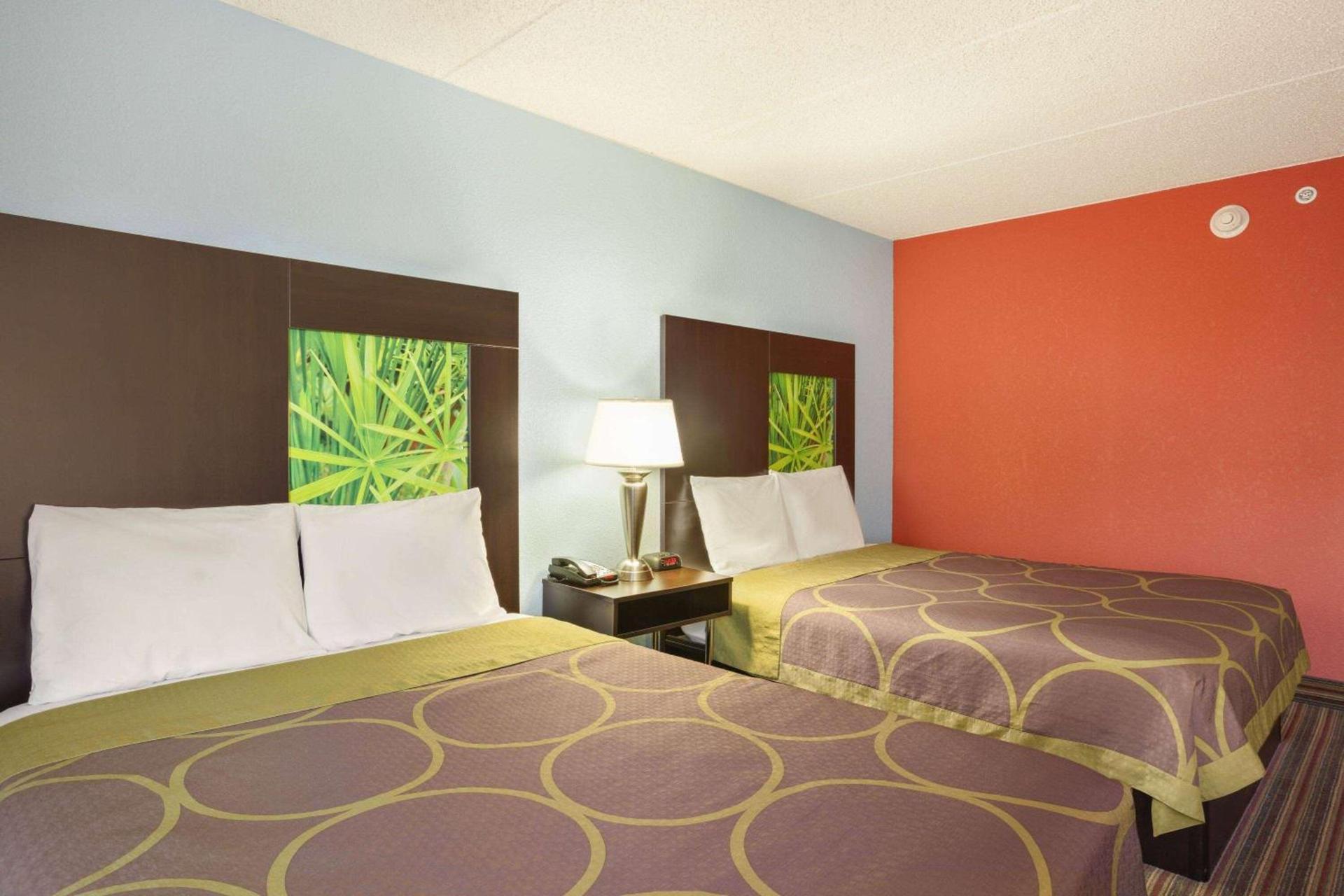Super 8 by Wyndham Mount Laurel photo 10