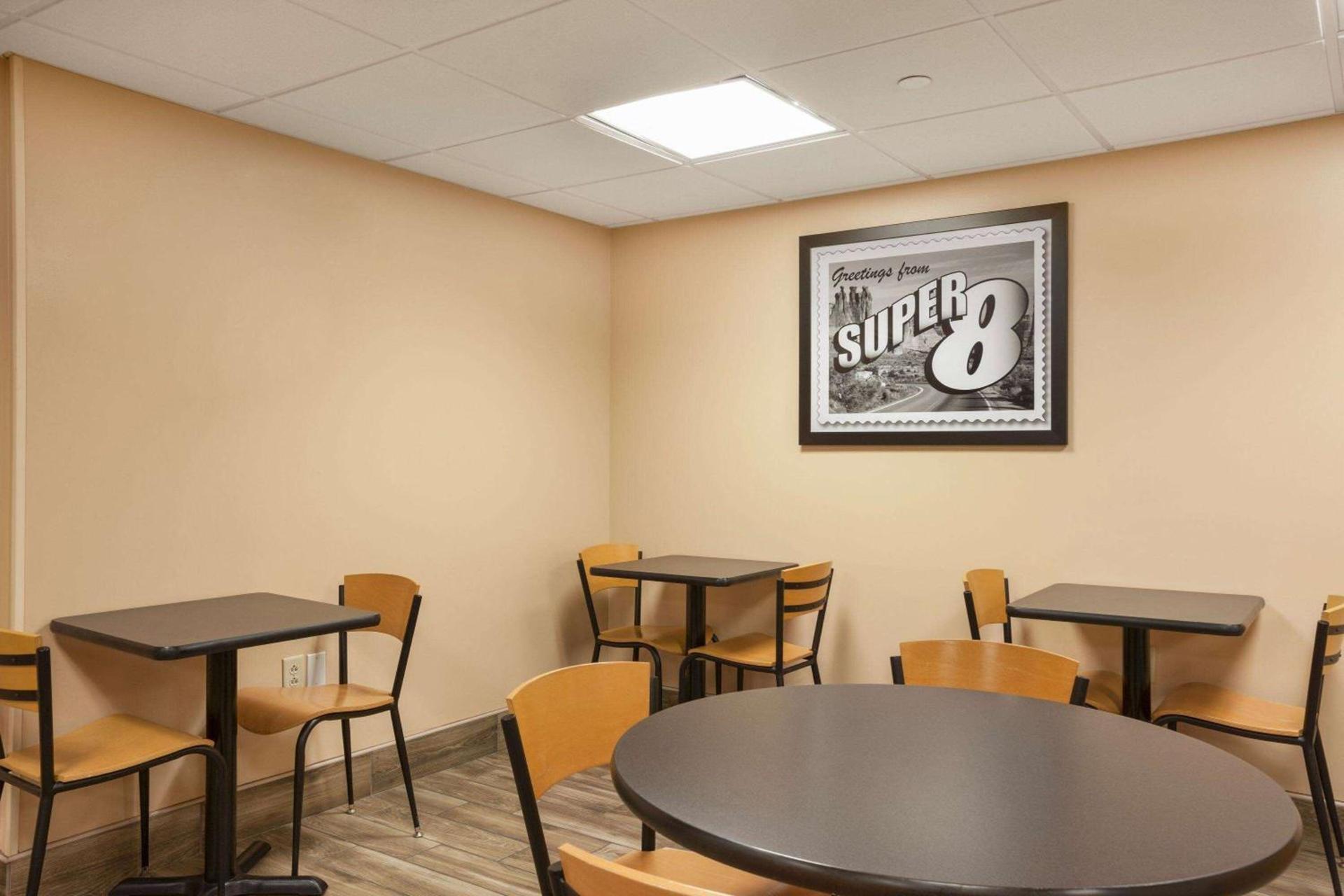 Super 8 by Wyndham Mount Laurel photo 26