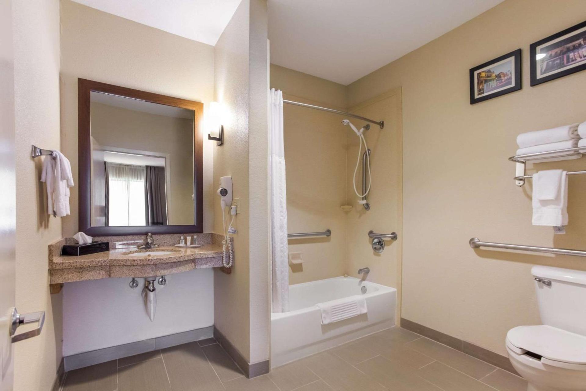 Comfort Suites Saraland - North Mobile photo 6