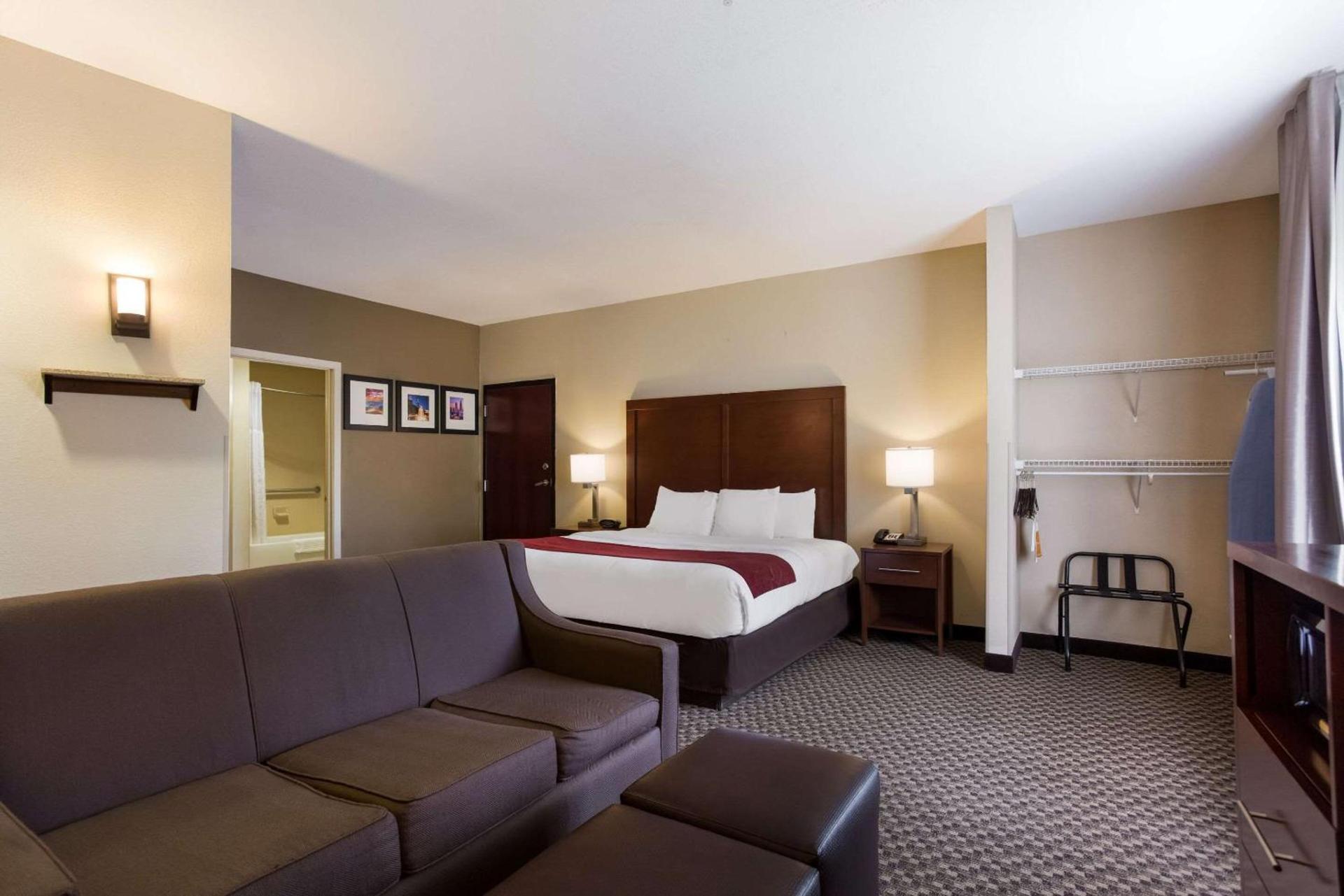 Comfort Suites Saraland - North Mobile photo 12