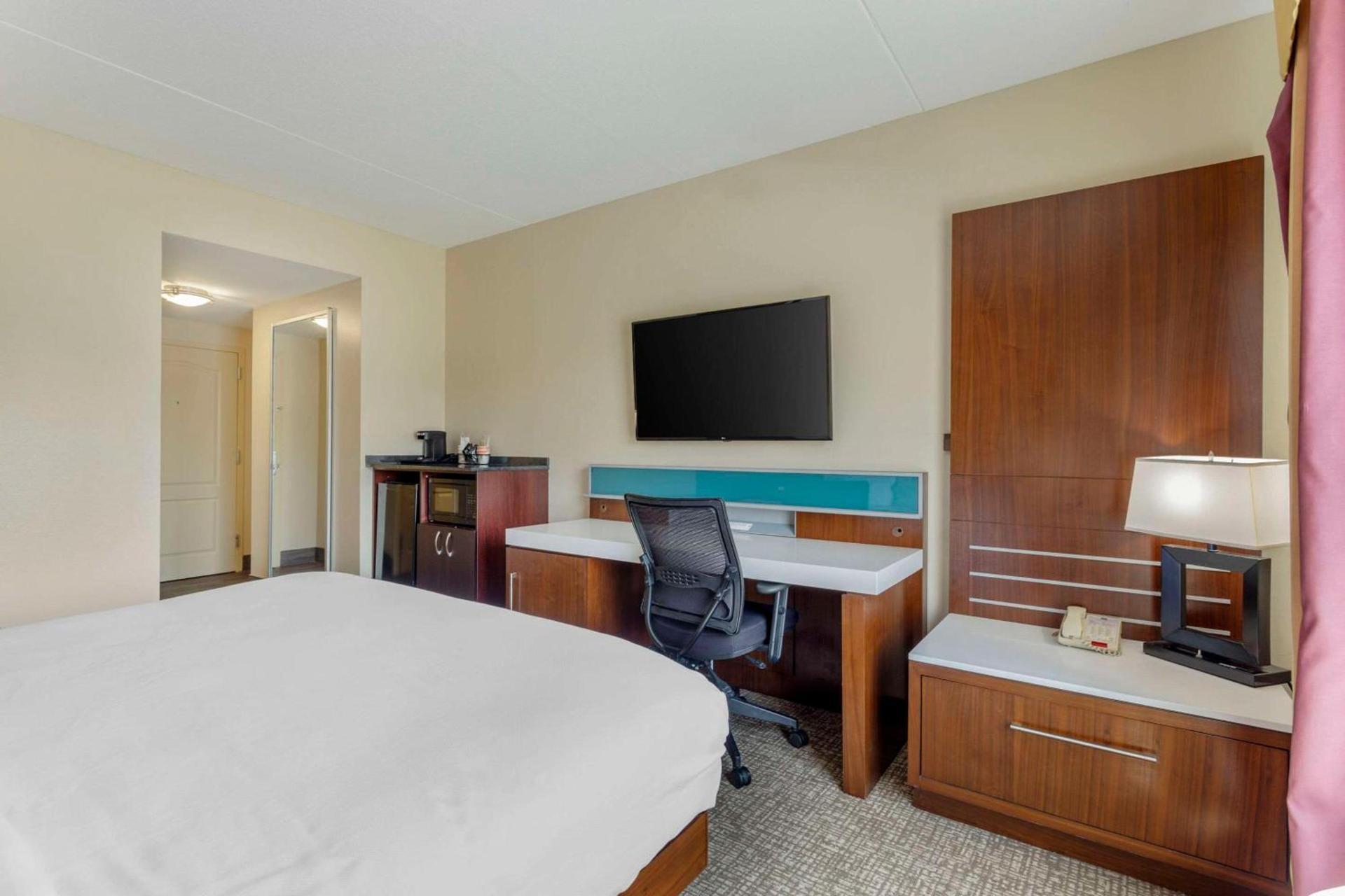 Comfort Suites Knoxville East photo 16
