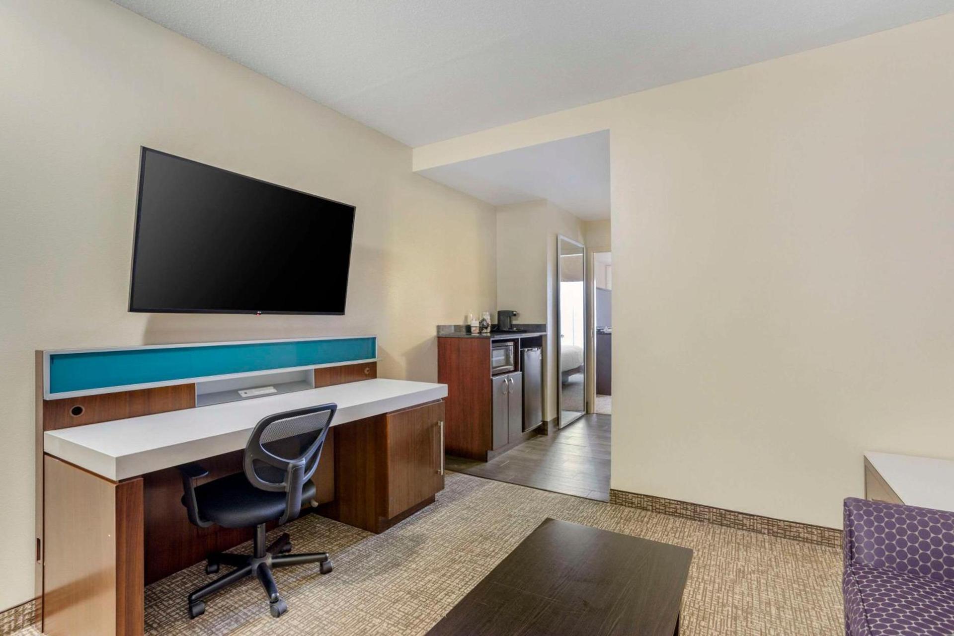 Comfort Suites Knoxville East photo 22