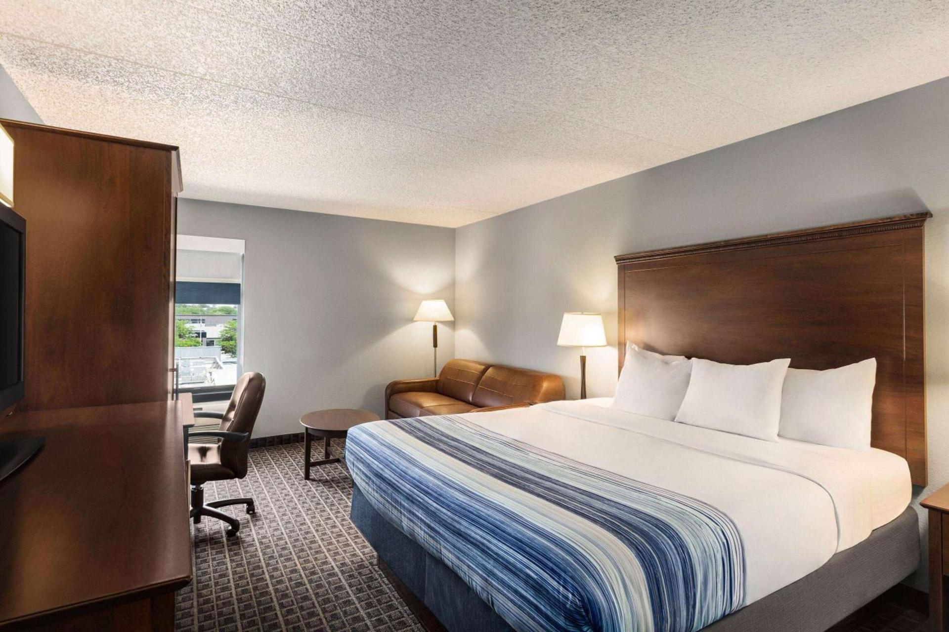 AmericInn by Wyndham Madison West photo 17