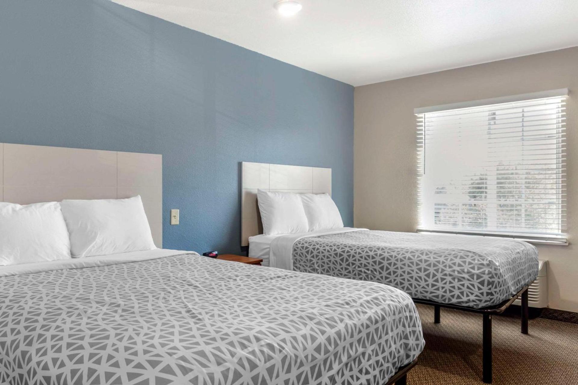 WoodSpring Suites Raleigh Garner photo 15