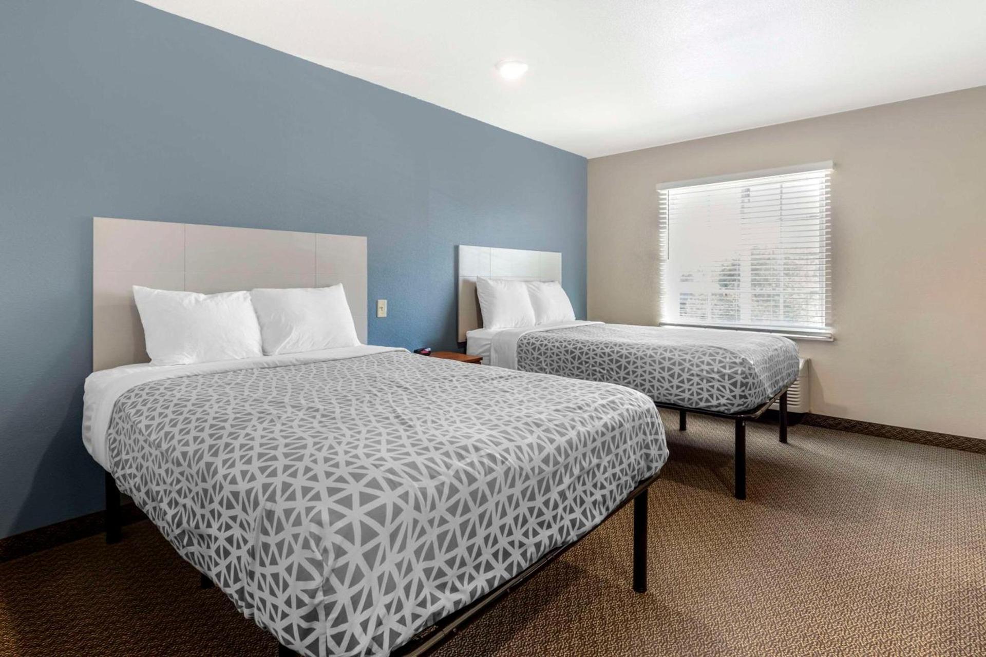 WoodSpring Suites Raleigh Garner photo 16