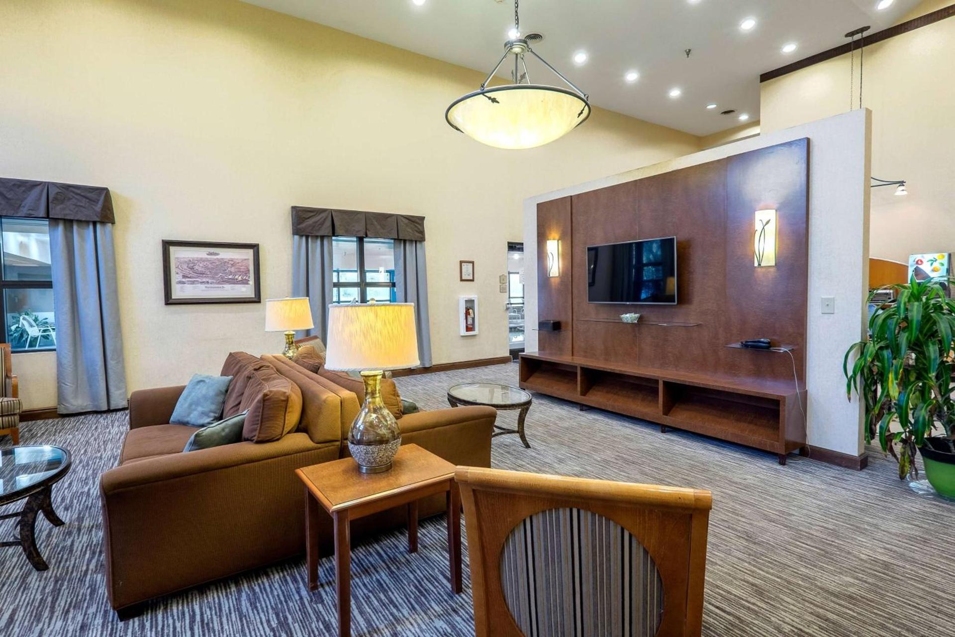 Wingate by Wyndham Waynesboro photo 27