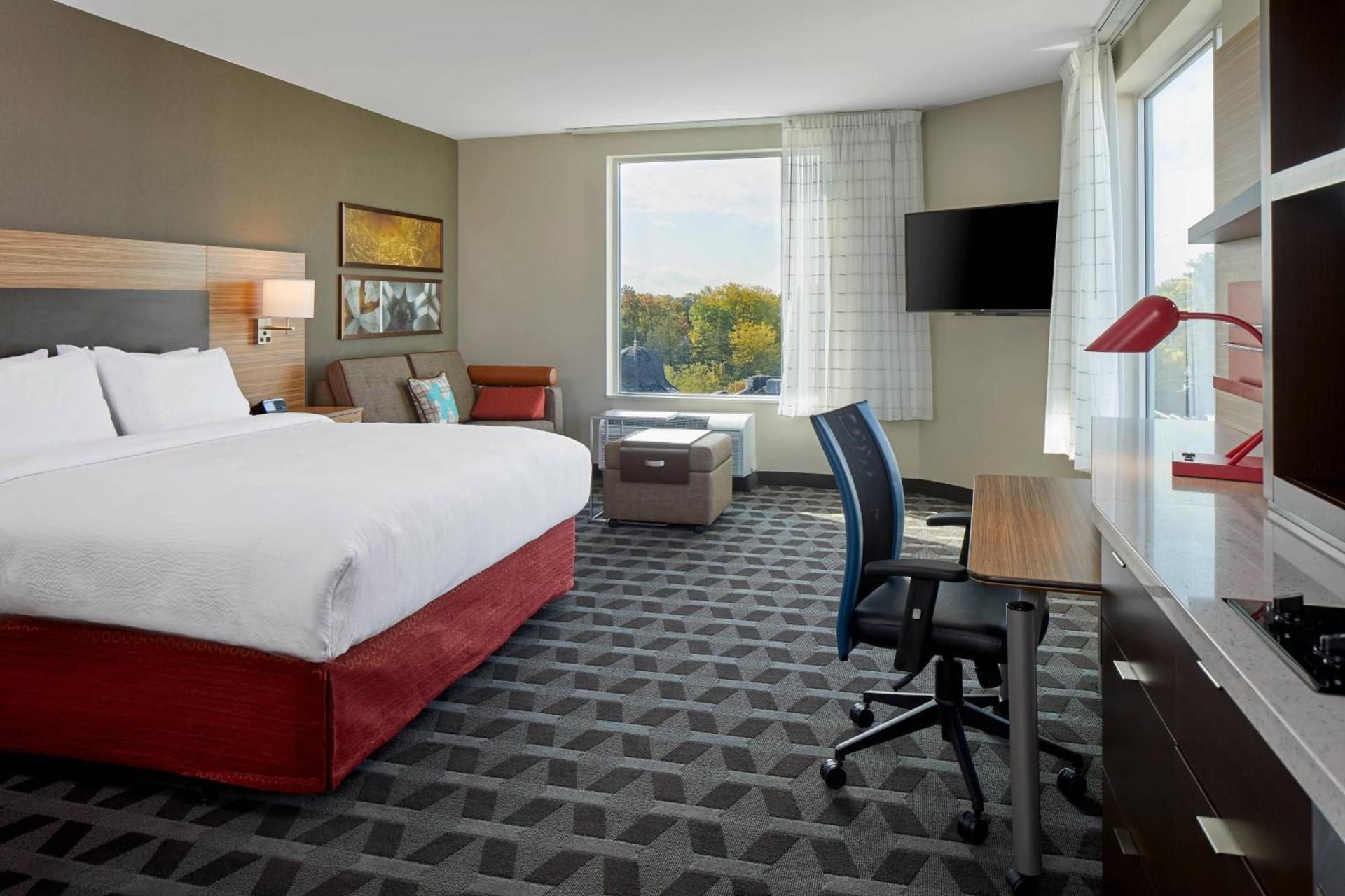 TownePlace Suites by Marriott Columbus North - OSU photo 17