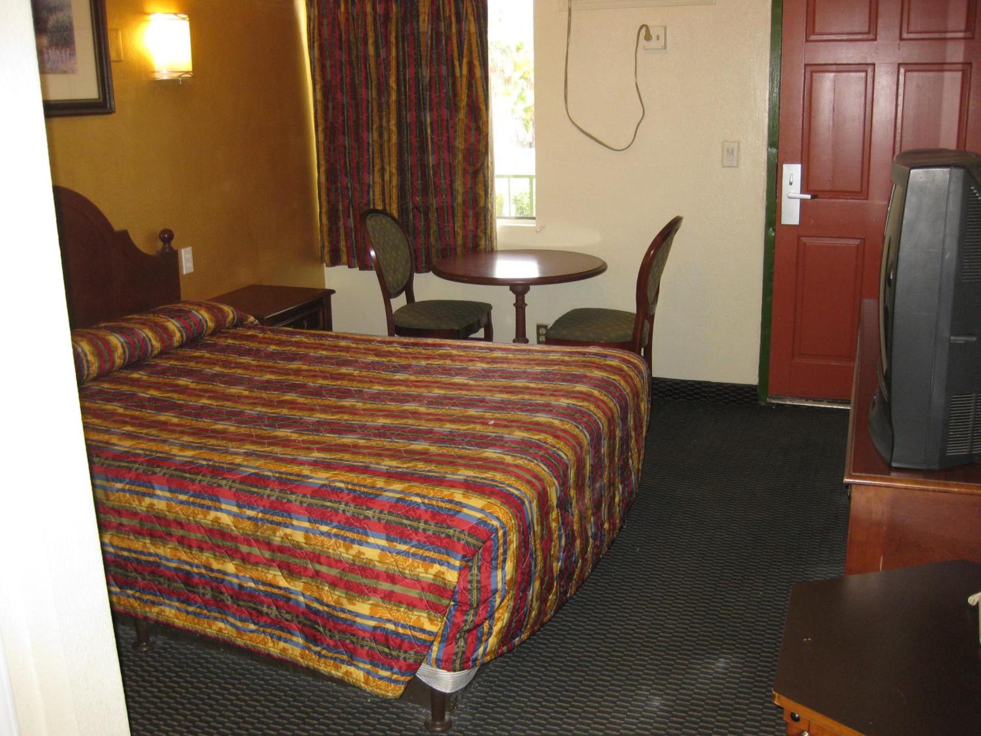 Sunshine Motel photo 28