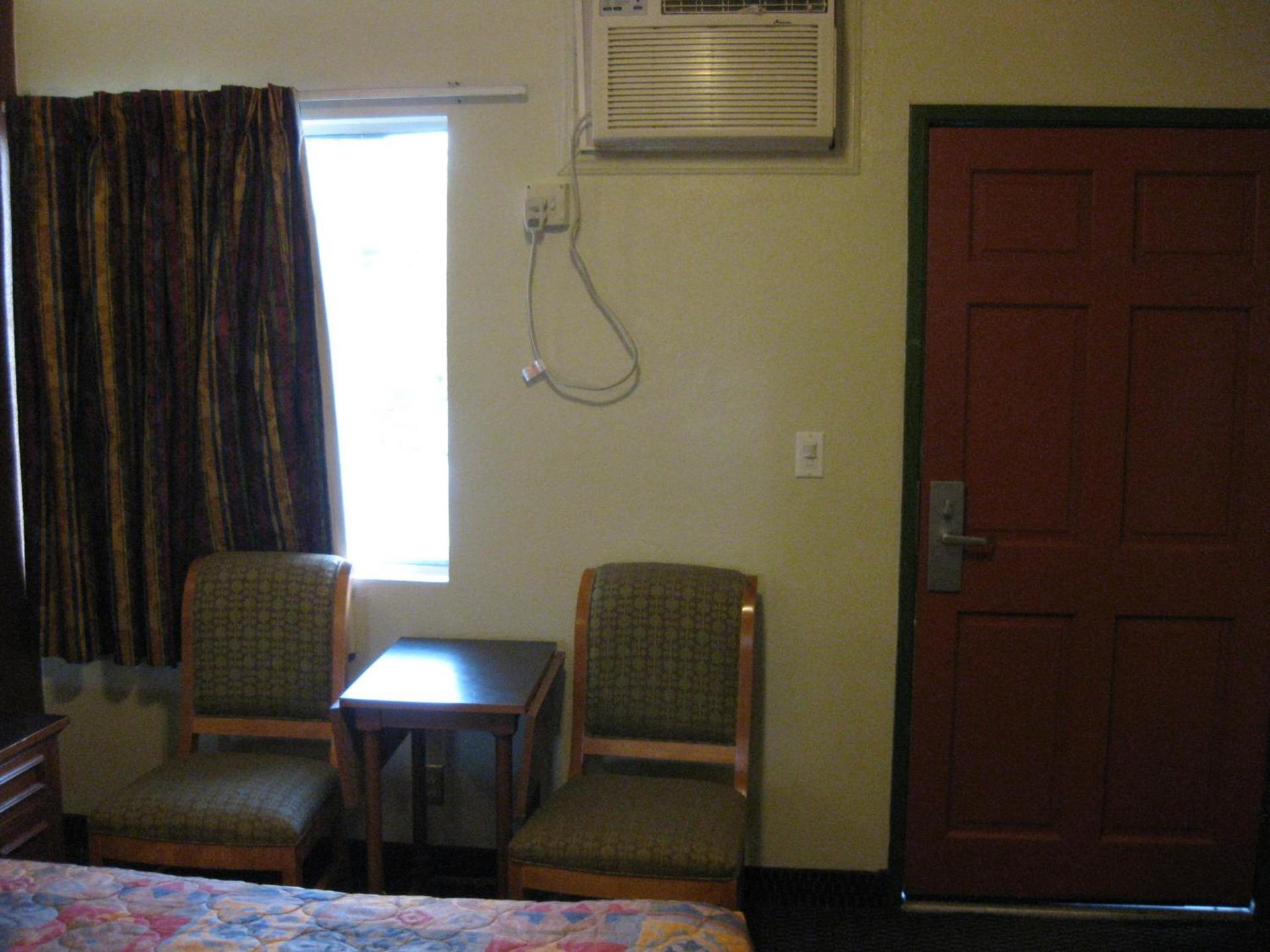 Sunshine Motel photo 9