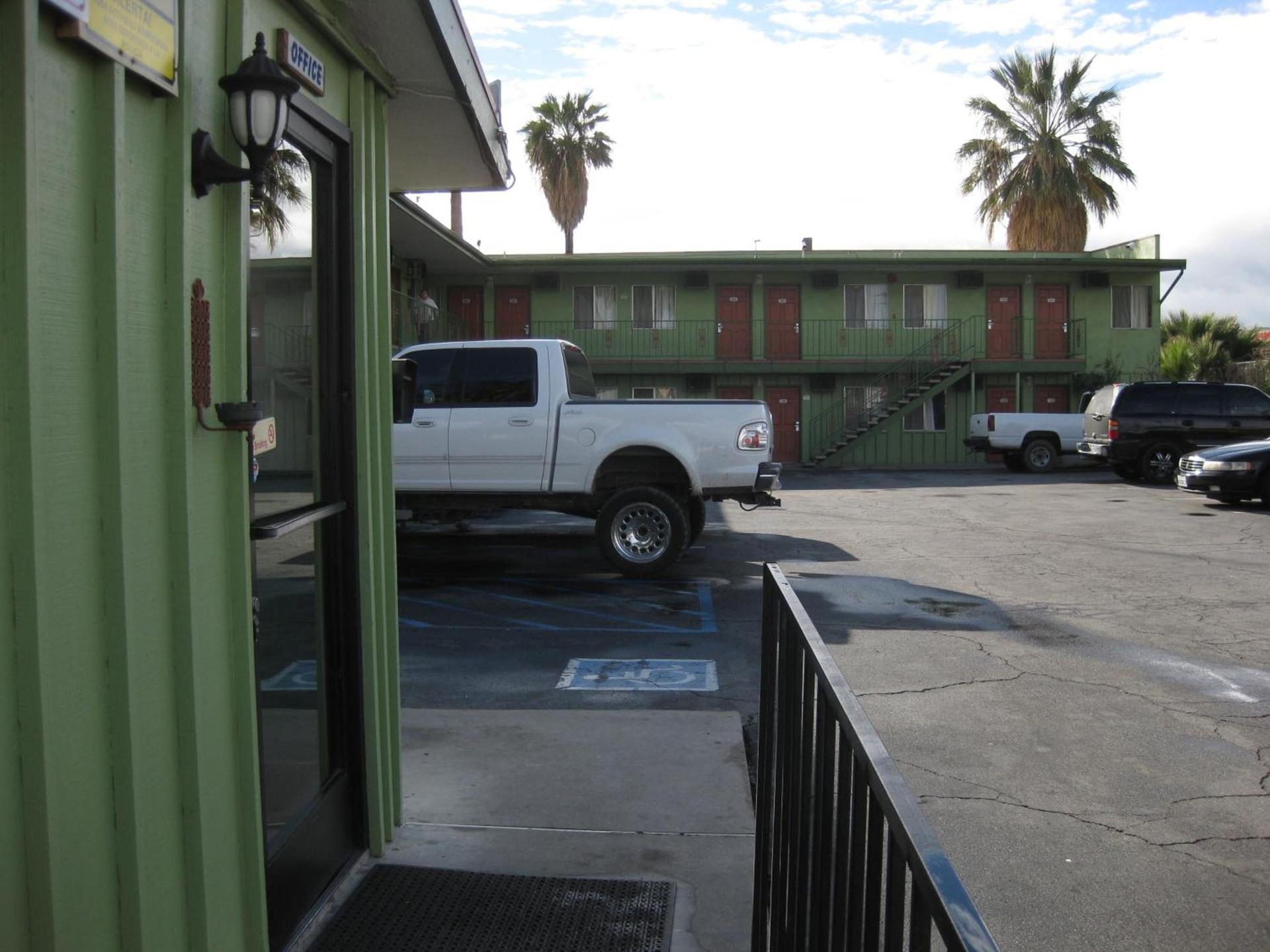 Sunshine Motel photo 8