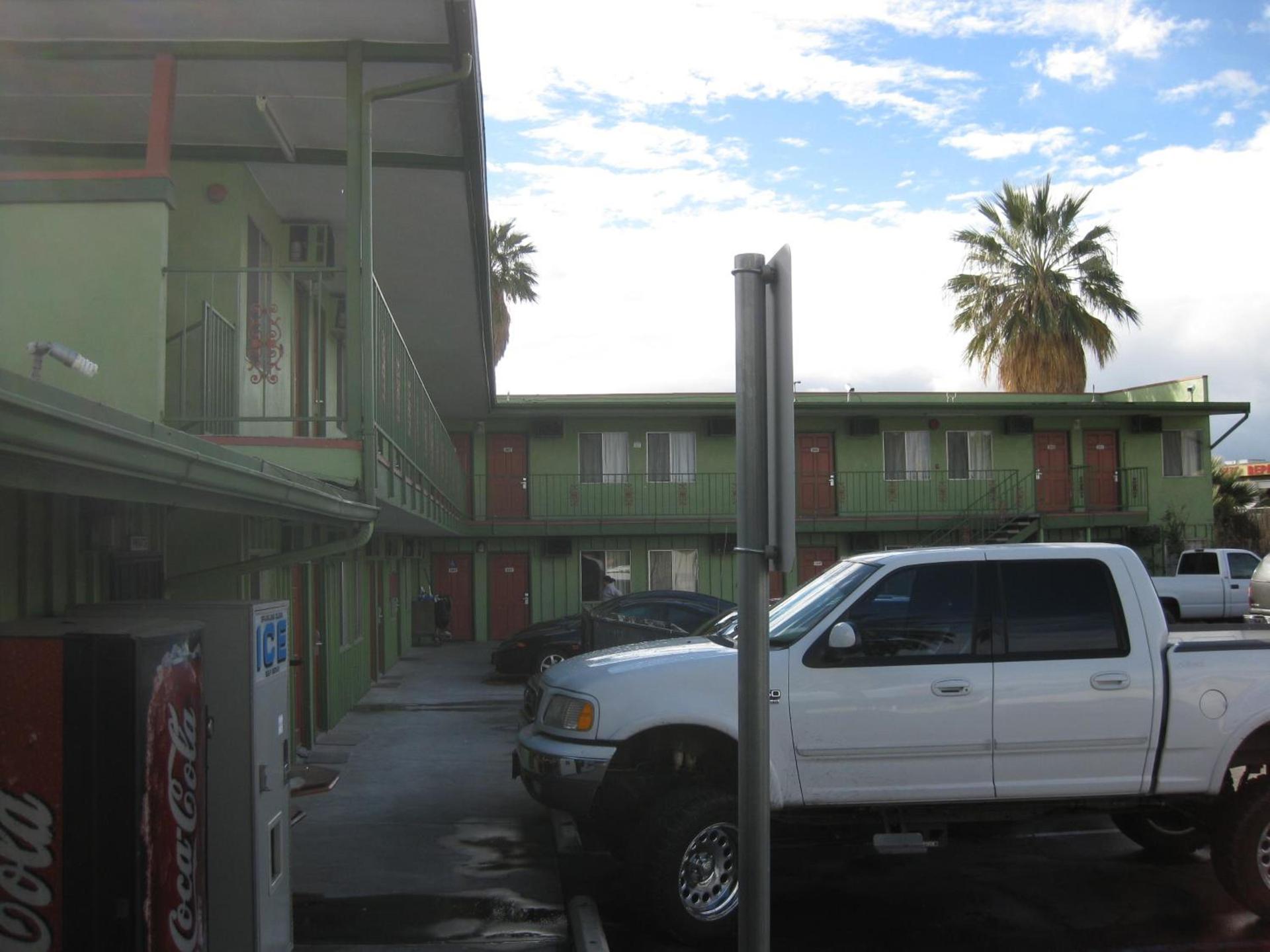 Sunshine Motel photo 30