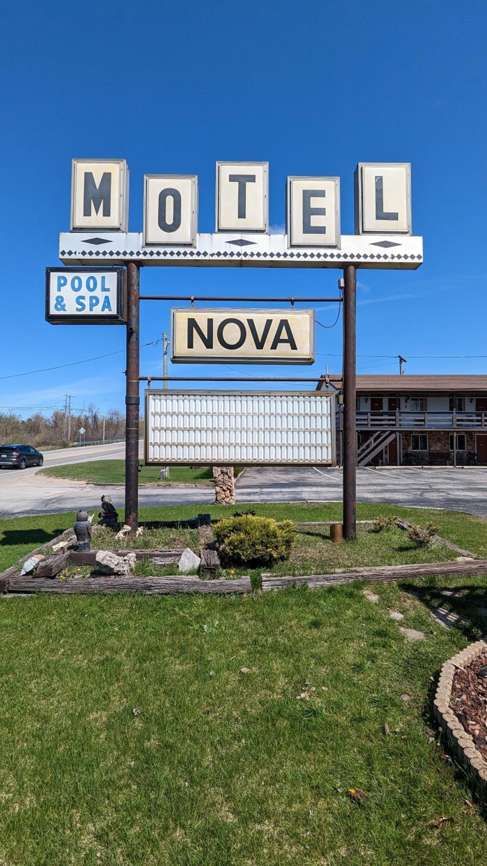 The Nova Motel — hotel in Ludington