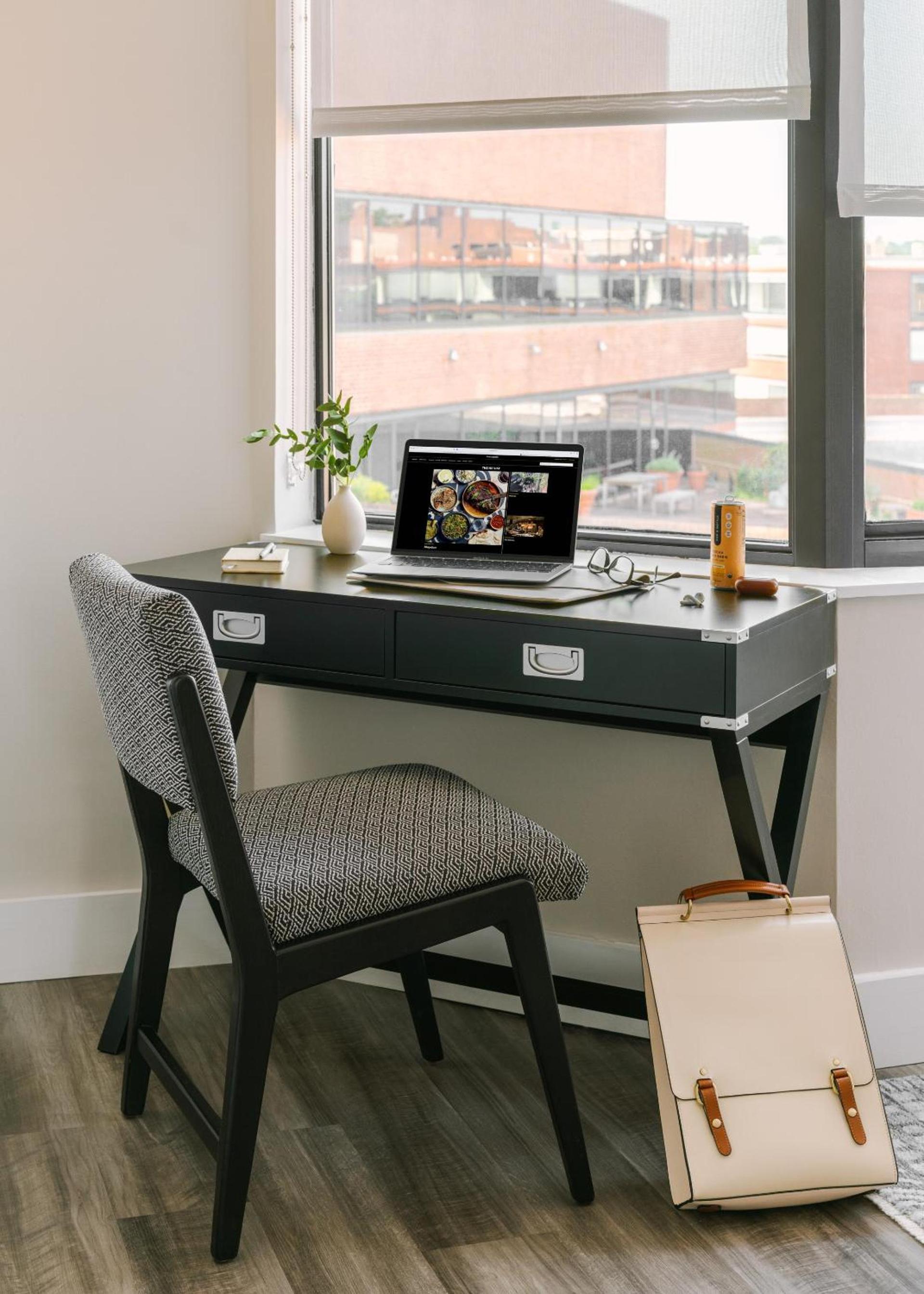 Global Luxury Suites at Georgetown photo 18