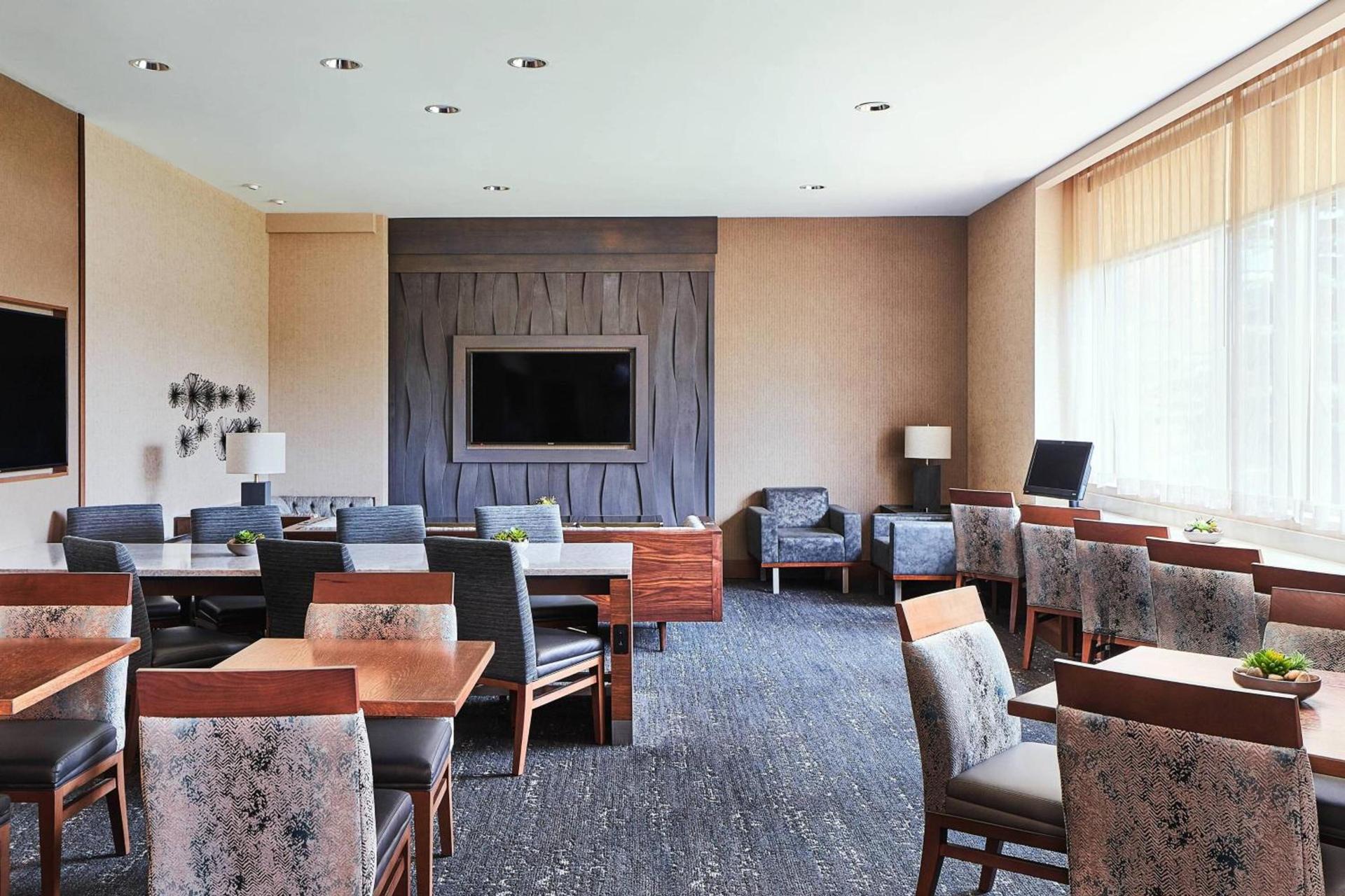 Pittsburgh Marriott North photo 22