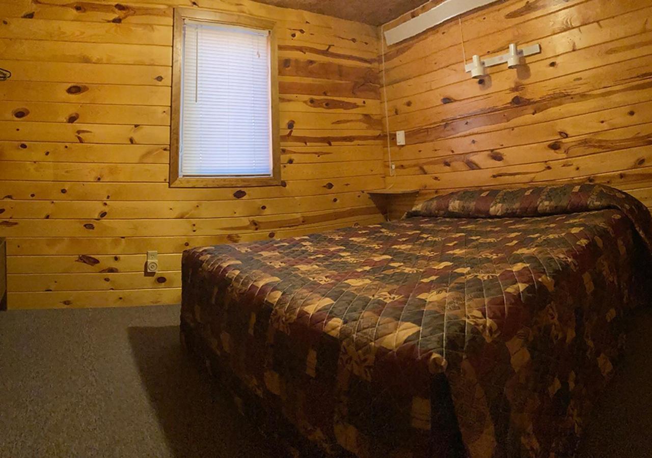Trailshead Lodge - Cabin 6 photo 4