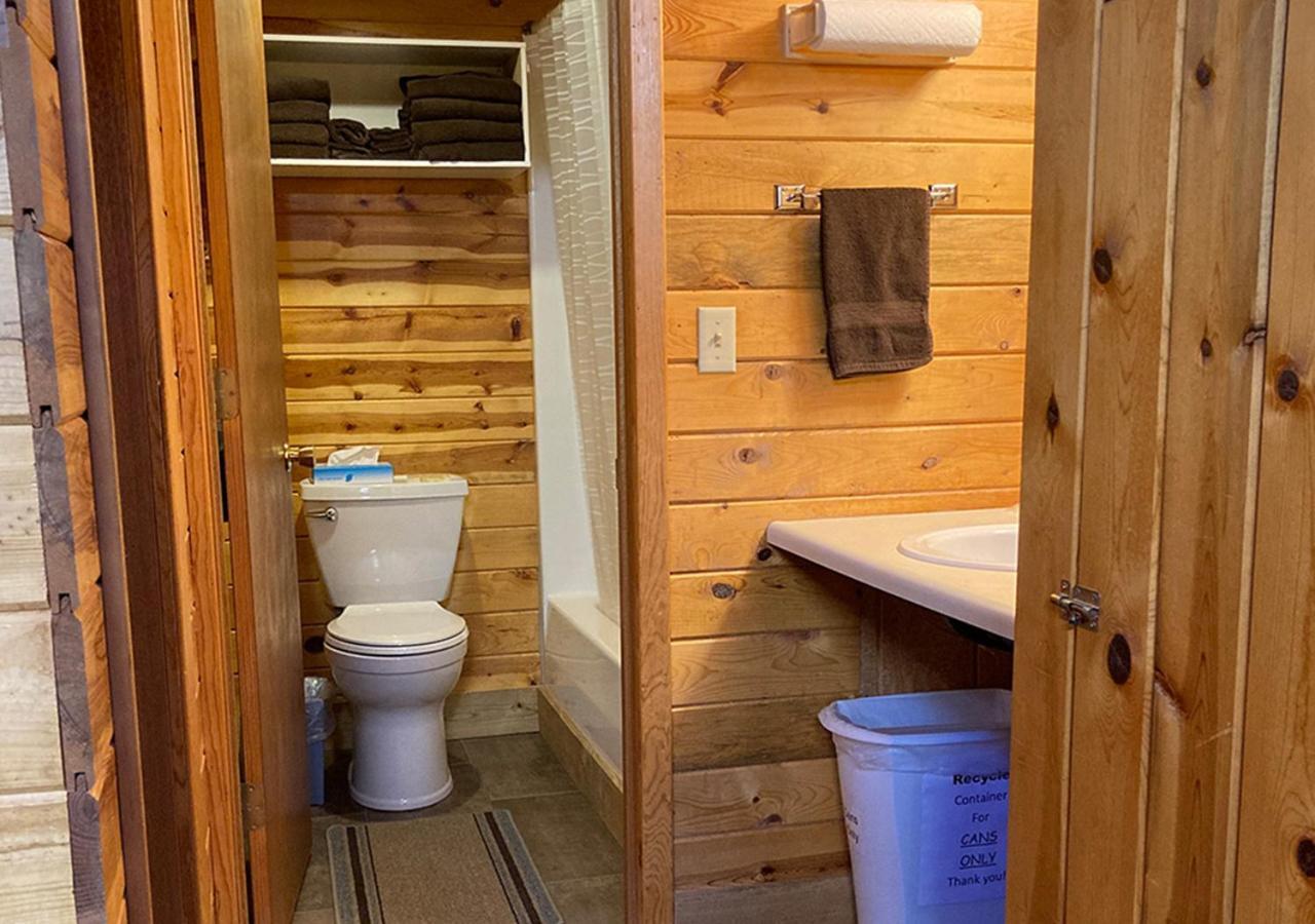 Trailshead Lodge - Cabin 6 photo 6