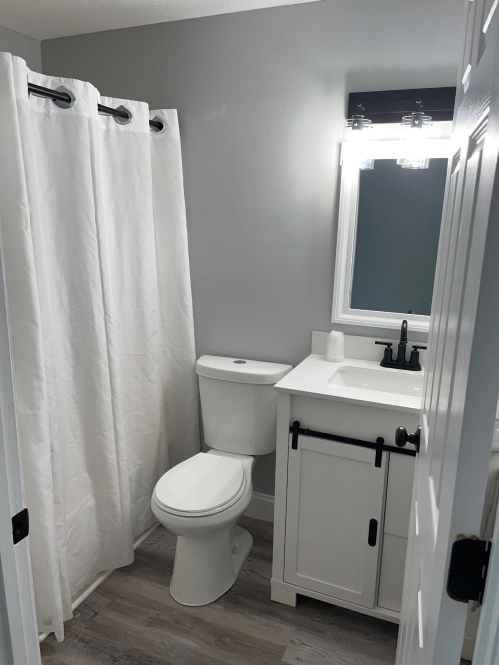 Seabreeze Motel photo 33