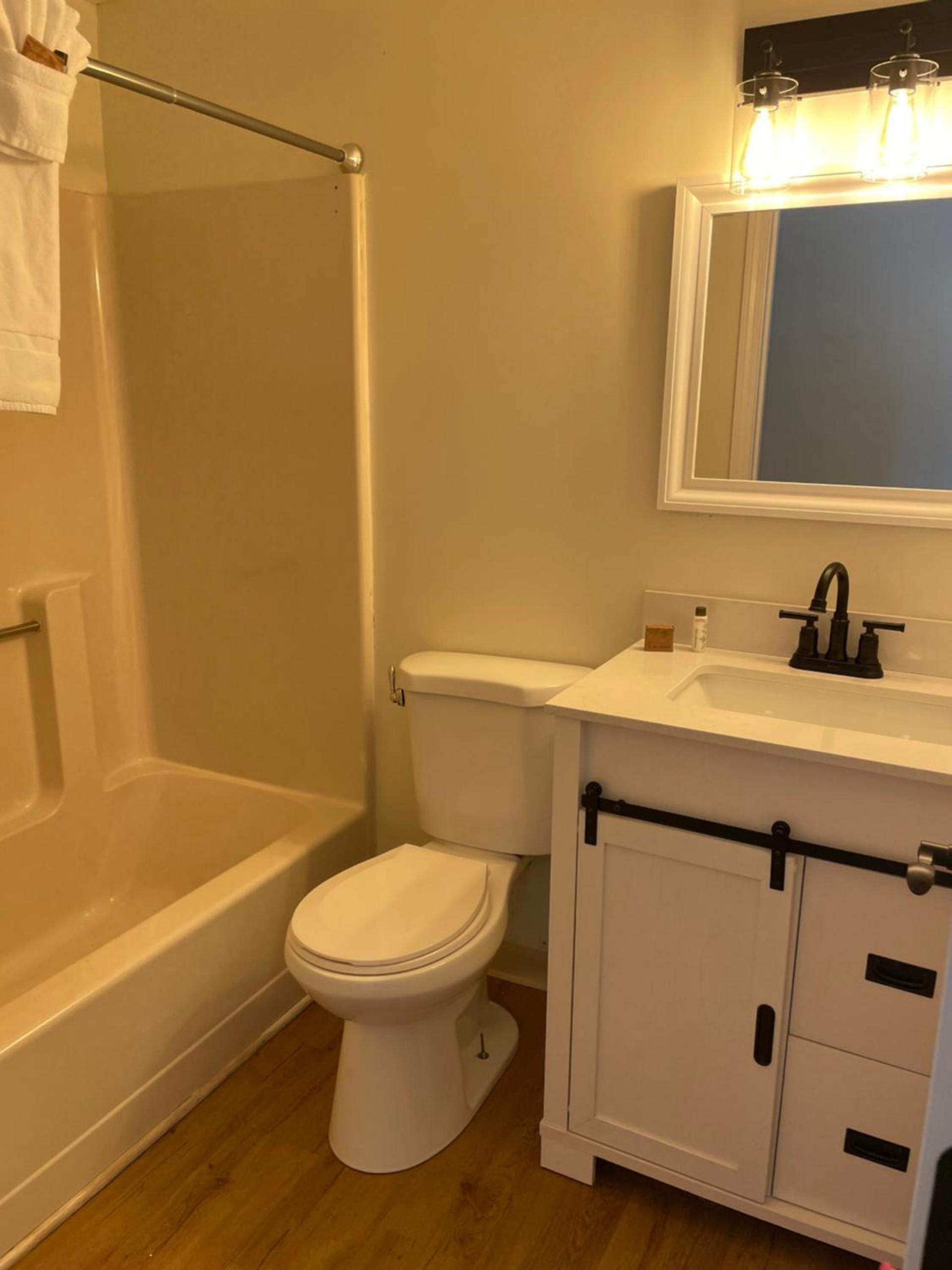 Seabreeze Motel photo 34