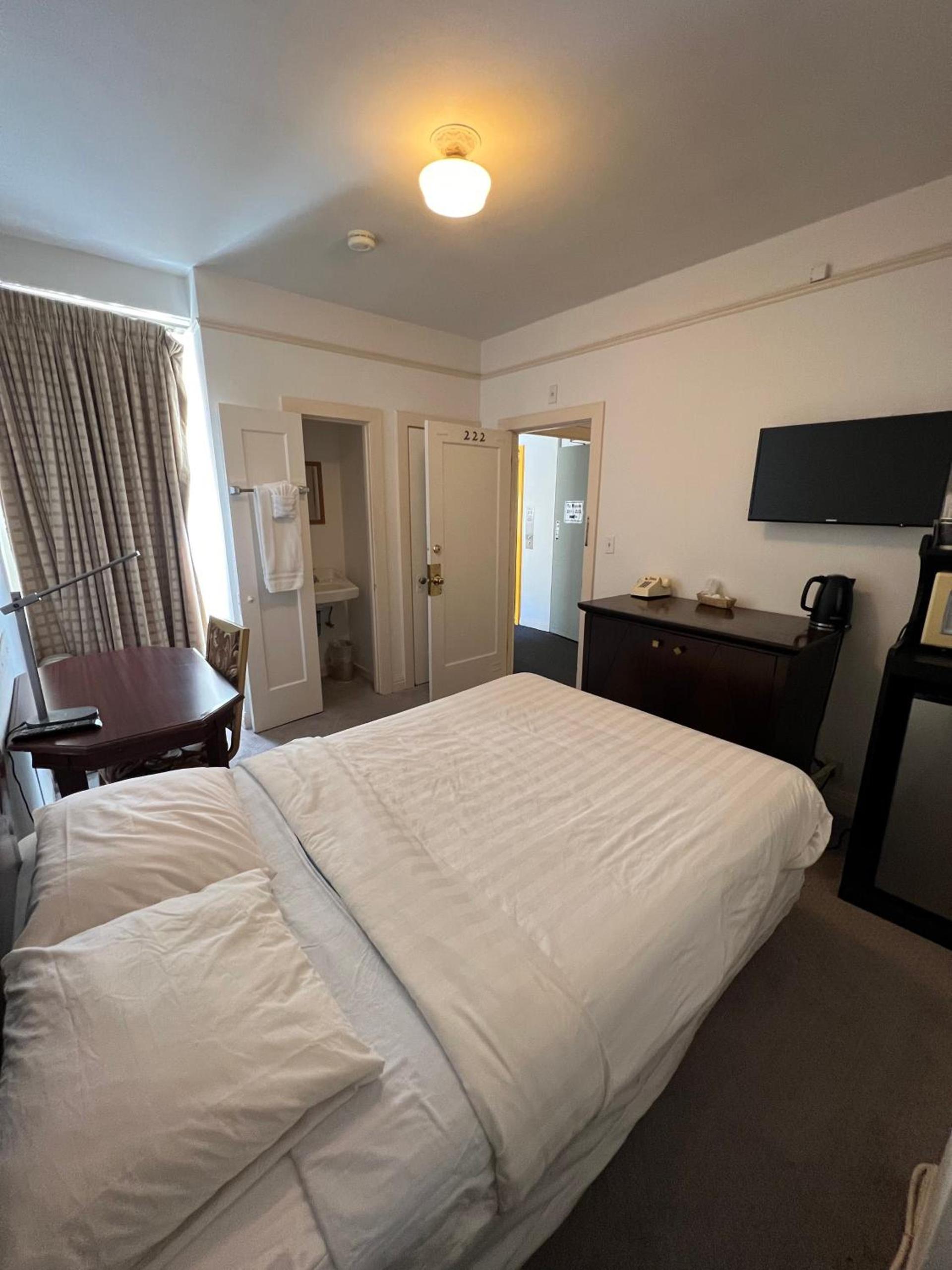 Nash Hotel photo 9
