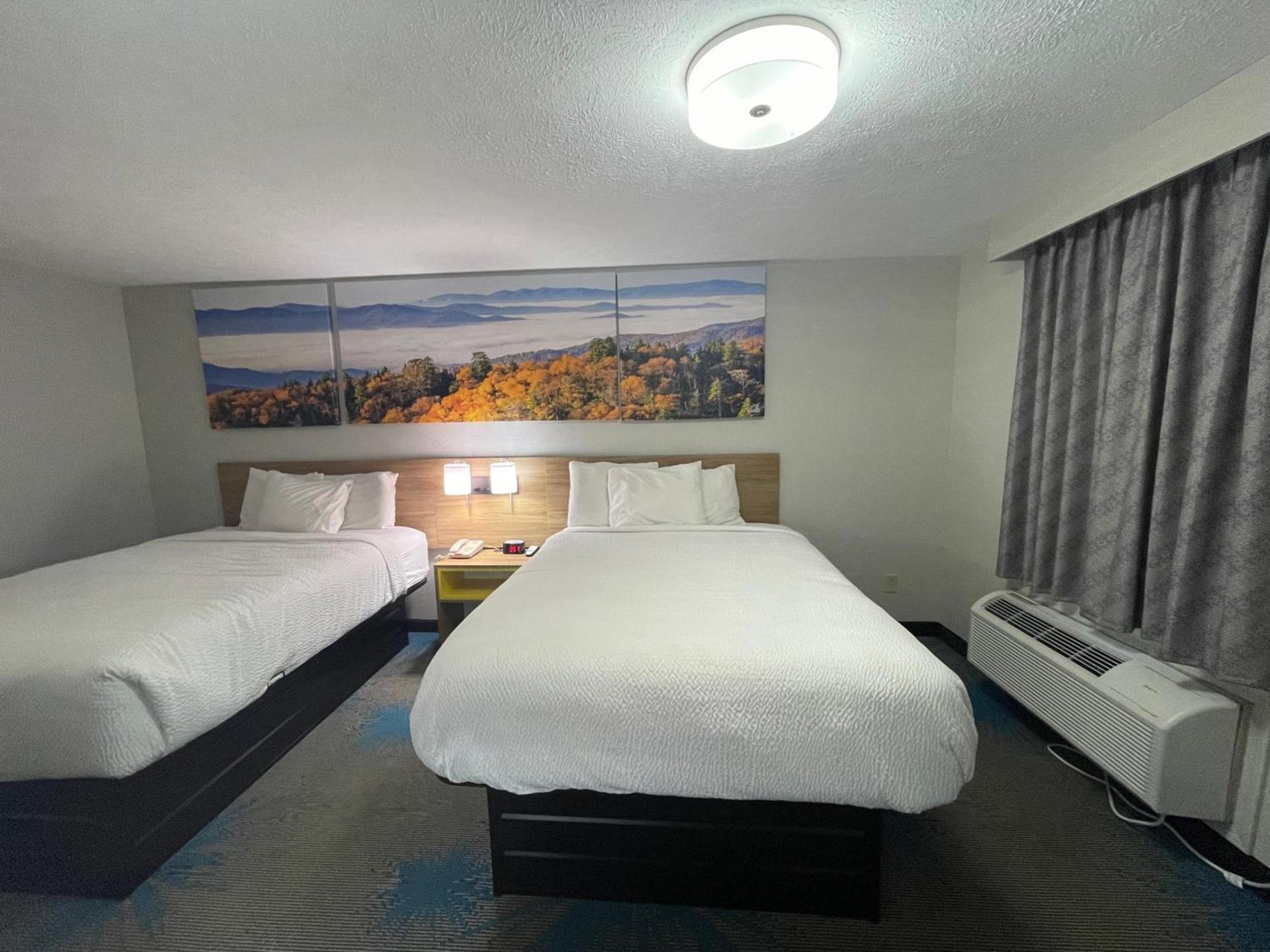 Days Inn by Wyndham Savannah photo 43